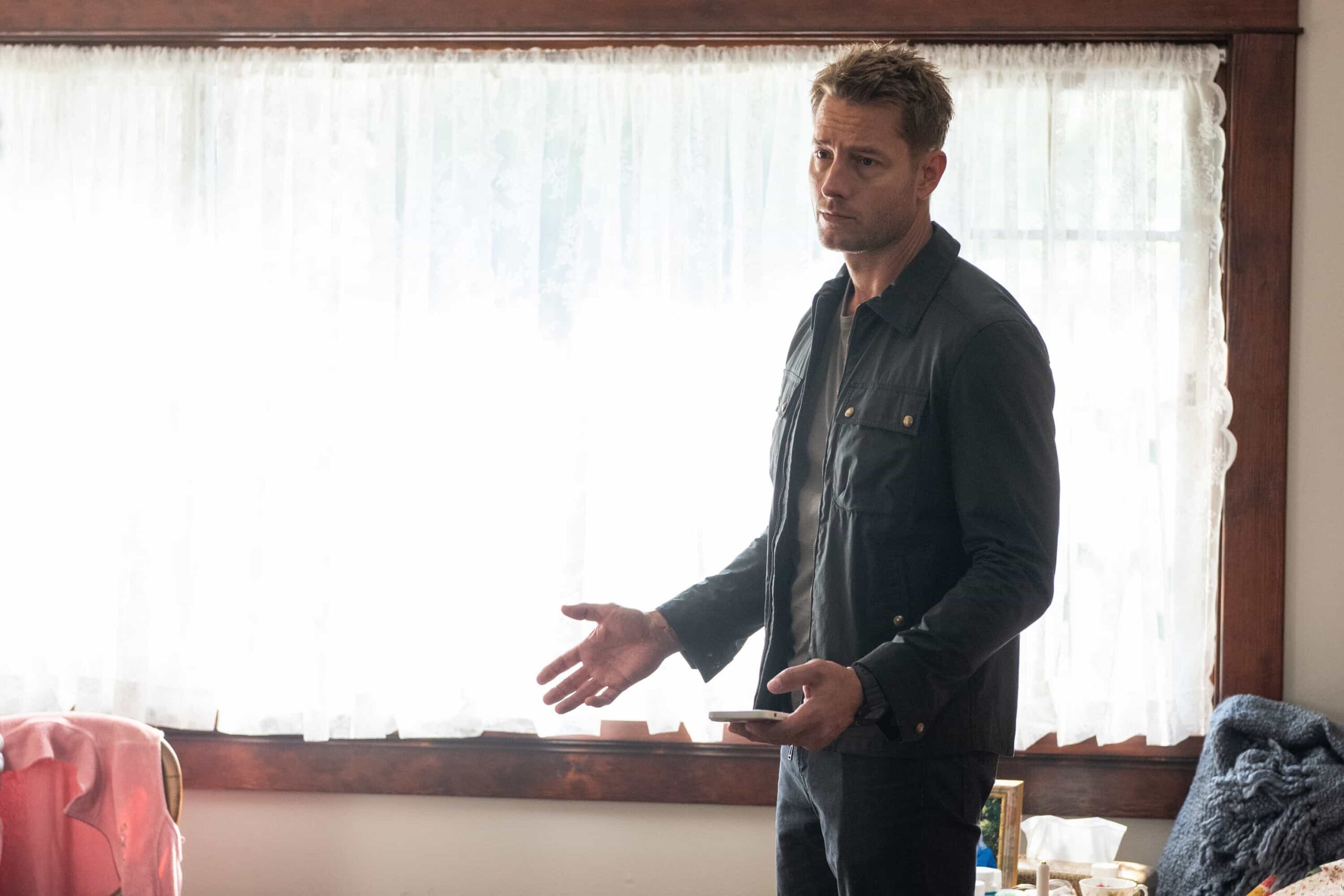 “Angel” – When a crime scene cleaner disappears, Colter discovers her fascination with true crime, which may have led her into dangerous territory. As he follows her trail, Colter uncovers a group of amateur sleuths whose hunt for a killer puts everyone at risk, Sunday, Nov. 23 (8:00-9:00 PM, ET/PT) on the CBS Television Network, and streaming on Paramount+ (live and on-demand for Paramount+ Premium plan subscribers, or on-demand for Paramount+ Essential subscribers the day after the episode airs)*. Pictured: Justin Hartley as Colter Shaw. Photo: Darko Sikman/CBS ©2025 CBS Broadcasting, Inc. All Rights Reserved.