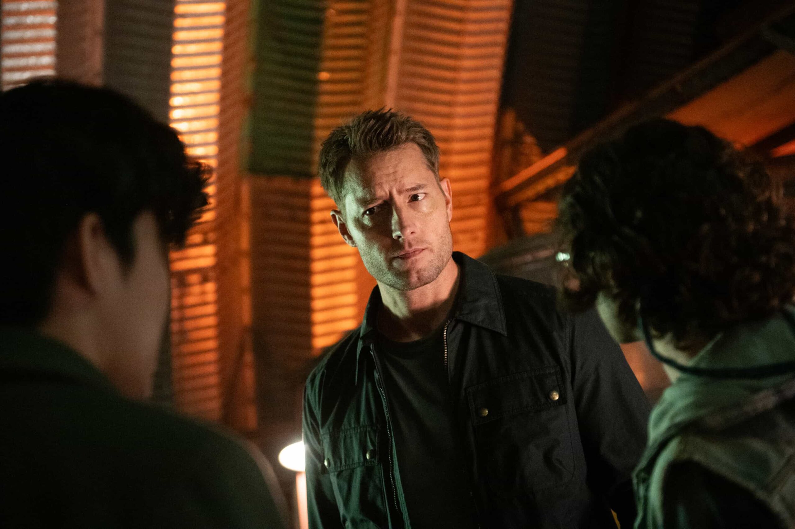 Tracker Season 3 Episode 6 “Angel” – When a crime scene cleaner disappears, Colter discovers her fascination with true crime, which may have led her into dangerous territory. As he follows her trail, Colter uncovers a group of amateur sleuths whose hunt for a killer puts everyone at risk, Sunday, Nov. 23 (8:00-9:00 PM, ET/PT) on the CBS Television Network, and streaming on Paramount+ (live and on-demand for Paramount+ Premium plan subscribers, or on-demand for Paramount+ Essential subscribers the day after the episode airs)*. Pictured: Justin Hartley as Colter Shaw. Photo: Sergei Bachlakov/CBS ©2025 CBS Broadcasting, Inc. All Rights Reserved.