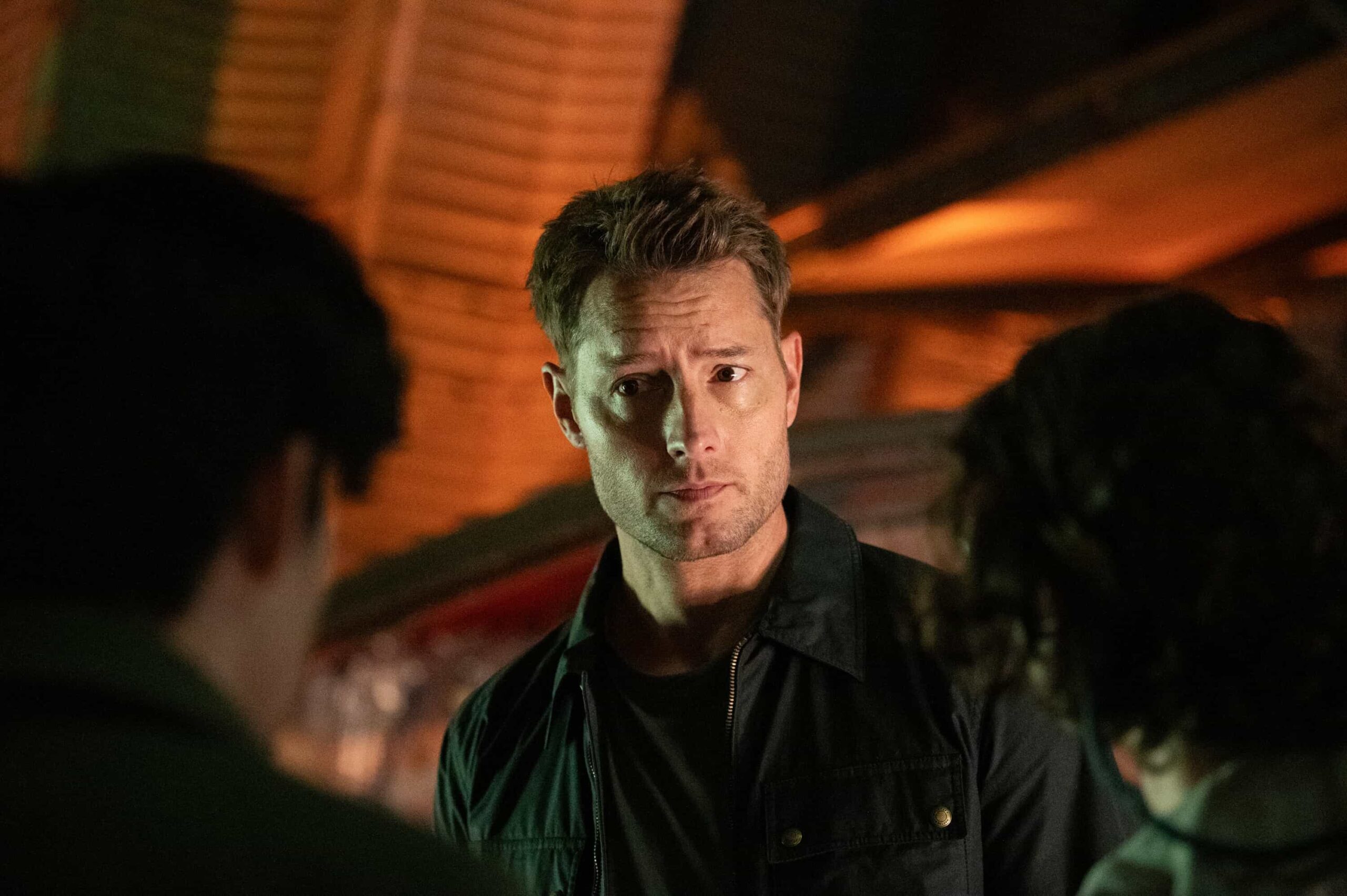 “Angel” – When a crime scene cleaner disappears, Colter discovers her fascination with true crime, which may have led her into dangerous territory. As he follows her trail, Colter uncovers a group of amateur sleuths whose hunt for a killer puts everyone at risk, Sunday, Nov. 23 (8:00-9:00 PM, ET/PT) on the CBS Television Network, and streaming on Paramount+ (live and on-demand for Paramount+ Premium plan subscribers, or on-demand for Paramount+ Essential subscribers the day after the episode airs)*. Pictured: Justin Hartley as Colter Shaw. Photo: Sergei Bachlakov/CBS ©2025 CBS Broadcasting, Inc. All Rights Reserved.