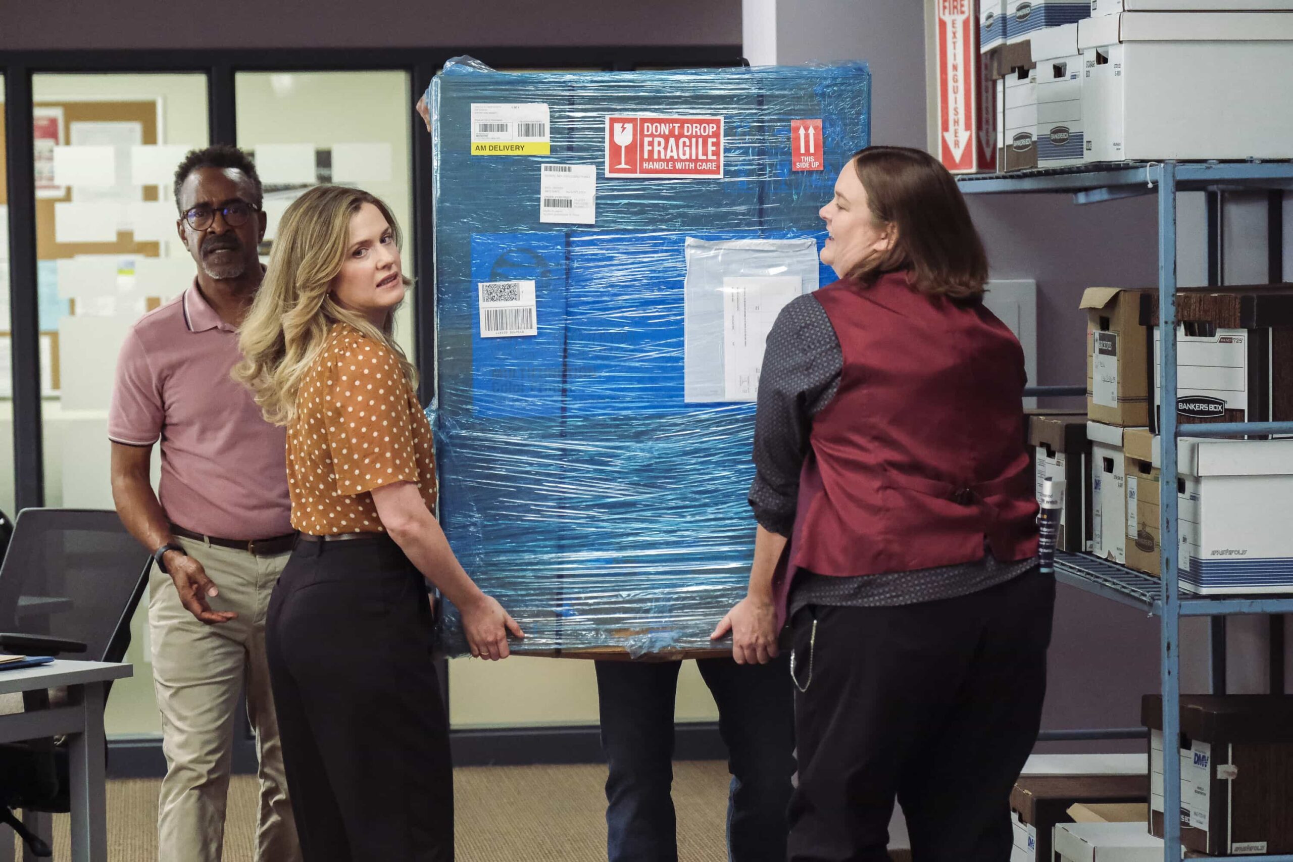 “There Is No I in DMV” – Barb takes the team on a field trip to the rival North Hollywood branch to learn the secrets of their success. She begins to doubt herself after meeting their charismatic manager, Beau (Randall Park). Meanwhile, Gregg and Vic get in Colette’s head that Noa prefers risk-takers, on DMV, Monday, Nov. 24 (9:30-10:00 PM, ET/PT) on the CBS Television Network, and streaming on Paramount+ (live and on-demand for Paramount+ Premium plan subscribers, or on-demand for Paramount+ Essential subscribers the day after the episode airs)*. Pictured L to R: Tim Meadows as Gregg, Harriet Dyer as Colette, Tony Cavalero as Vic, and Molly Kearney as Barbara. Photo: Bertrand Calmeau/CBS ©2025 CBS Broadcasting, Inc. All Rights Reserved.