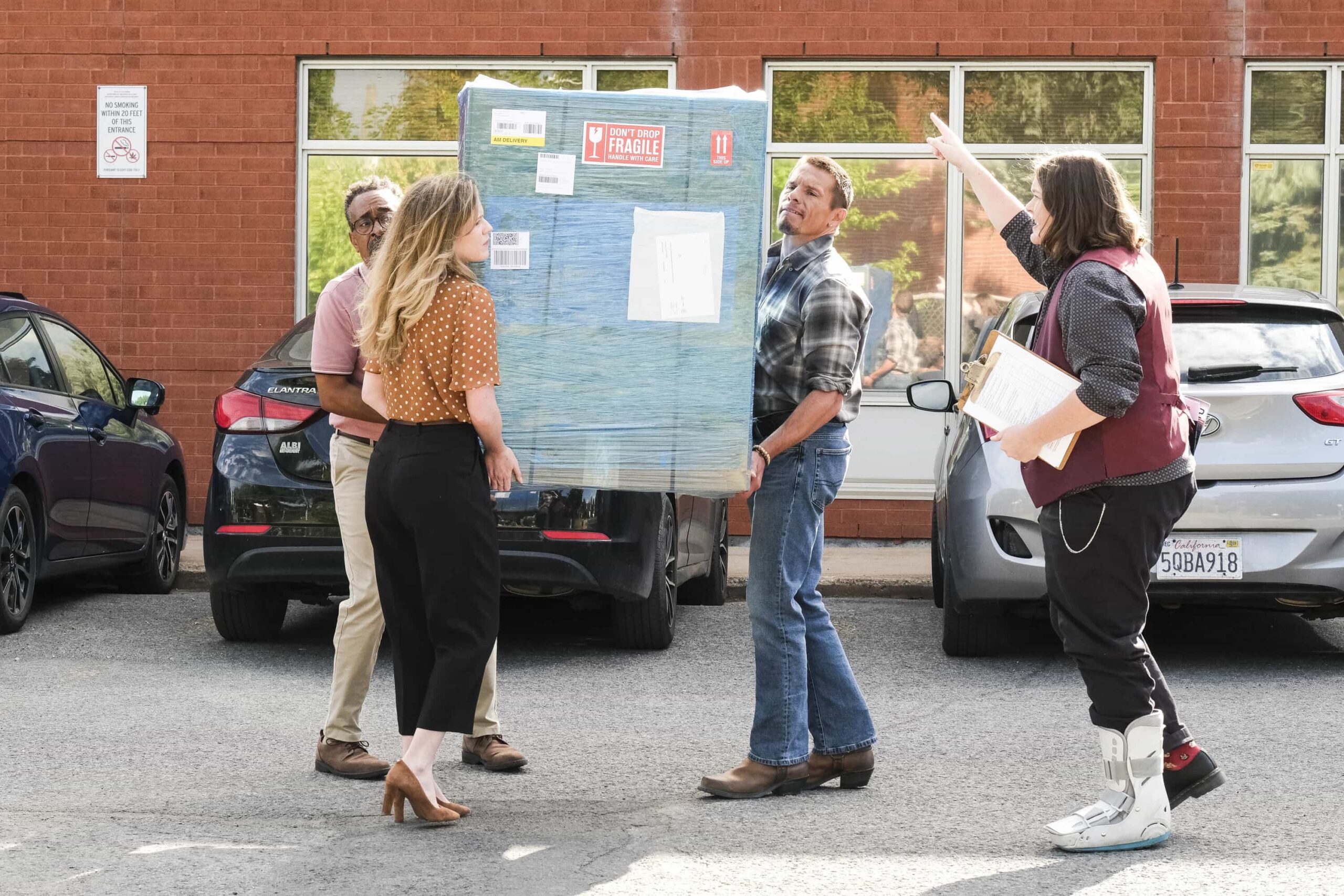 “There Is No I in DMV” – Barb takes the team on a field trip to the rival North Hollywood branch to learn the secrets of their success. She begins to doubt herself after meeting their charismatic manager, Beau (Randall Park). Meanwhile, Gregg and Vic get in Colette’s head that Noa prefers risk-takers, on DMV, Monday, Nov. 24 (9:30-10:00 PM, ET/PT) on the CBS Television Network, and streaming on Paramount+ (live and on-demand for Paramount+ Premium plan subscribers, or on-demand for Paramount+ Essential subscribers the day after the episode airs)*. Pictured L to R: Tim Meadows as Gregg, Harriet Dyer as Colette, Tony Cavalero as Vic, and Molly Kearney as Barbara. Photo: Bertrand Calmeau/CBS ©2025 CBS Broadcasting, Inc. All Rights Reserved.