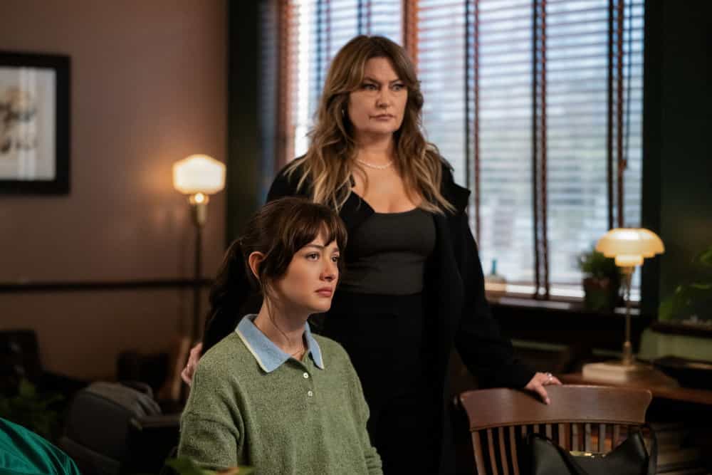 BRILLIANT MINDS -- "Fire Fighter" Episode 209 -- Pictured: (l-r) Chloe Avakian as Gabby Ramati, Mädchen Amick as Alicia Ramati -- (Photo by: Pief Weyman/NBC)