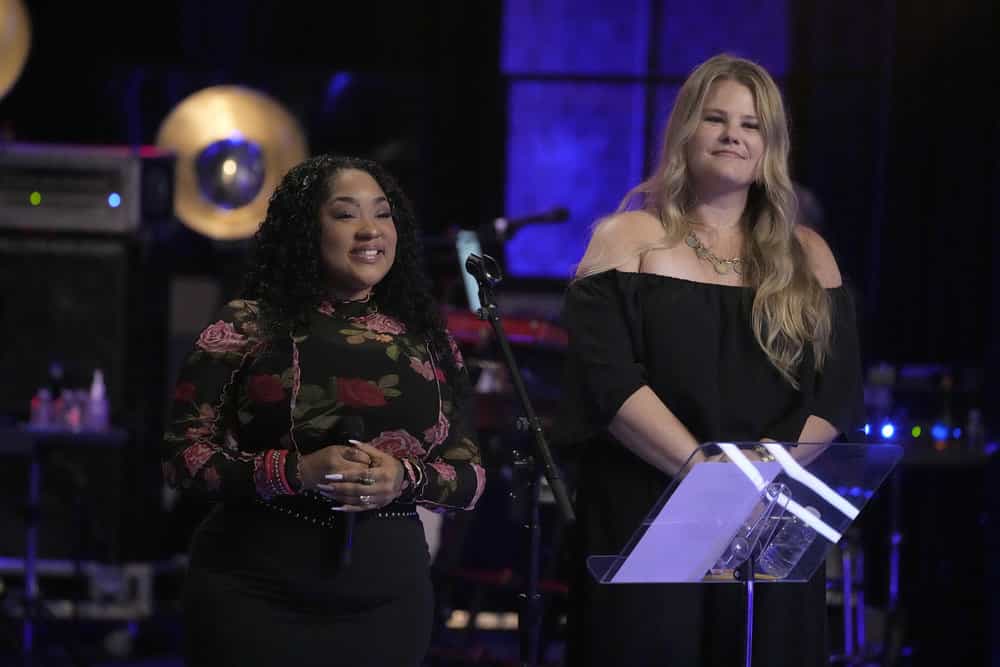 The Voice Season 28 Episode 14 -- "The Knockouts Part 5" Episode 2814 -- Pictured: (l-r) Yoshihanna, Lauren Anderson -- (Photo by: Casey Durkin/NBC)