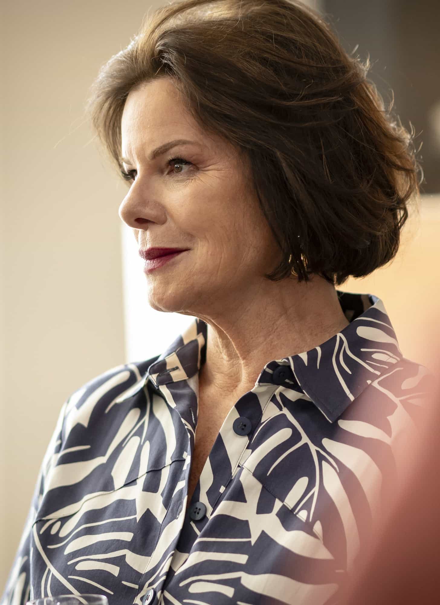 MURDER IN A SMALL TOWN: Marcia Gay Harden in the "Fall of Holman" episode of MURDER IN A SMALL TOWN airing Tuesday, Nov. 25 (8:00-9:00PM ET/PT) on FOX. ©2025 Fox Media LLC. CR: Kailey Schwerman/ FOX.