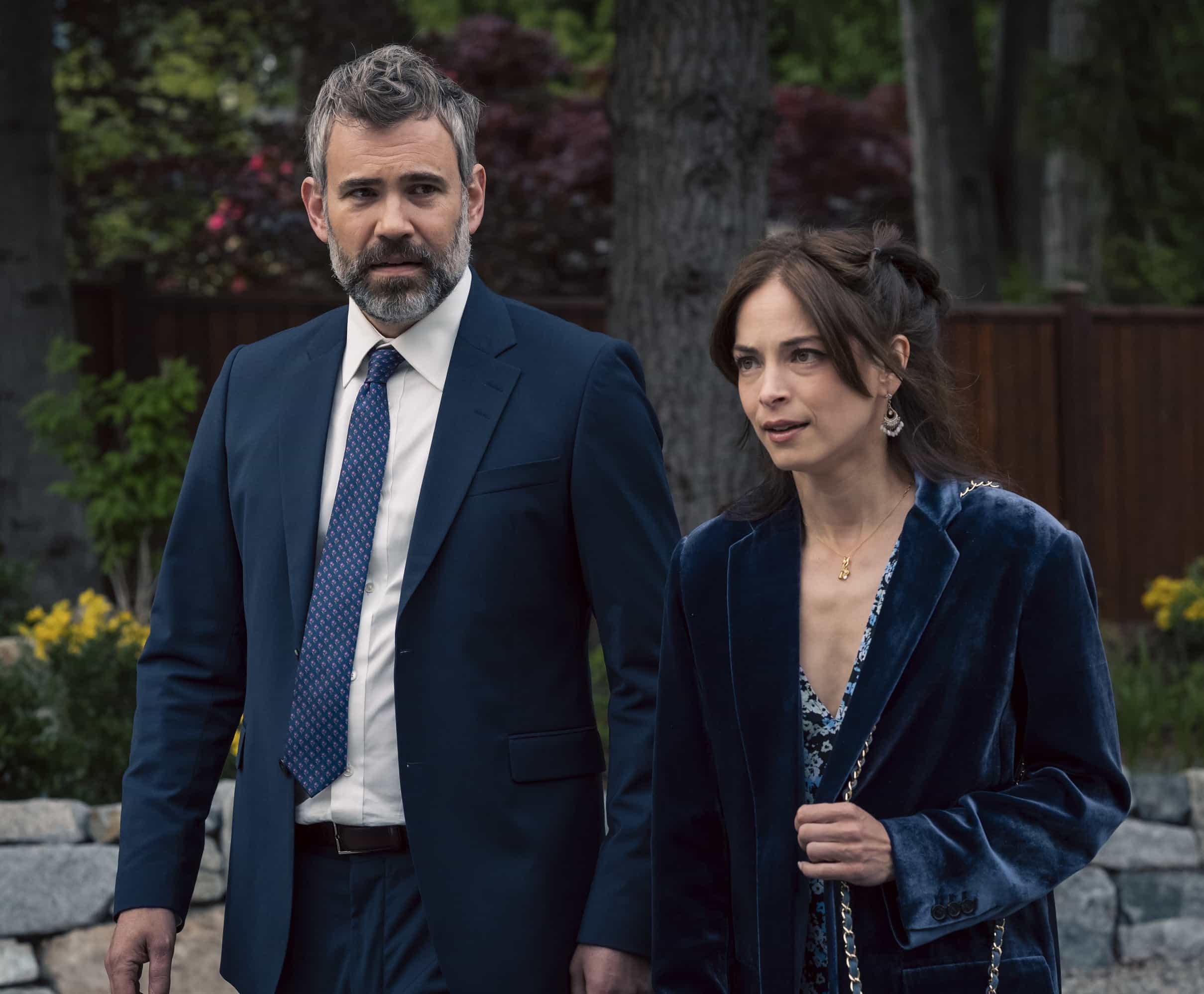 Murder in a Small Town Season 2 Episode 9 : L-R: Rossif Sutherland and Kristin Kreuk in the "Fall of Holman" episode of MURDER IN A SMALL TOWN airing Tuesday, Nov. 25 (8:00-9:00PM ET/PT) on FOX. ©2025 Fox Media LLC. CR: Kailey Schwerman/ FOX.