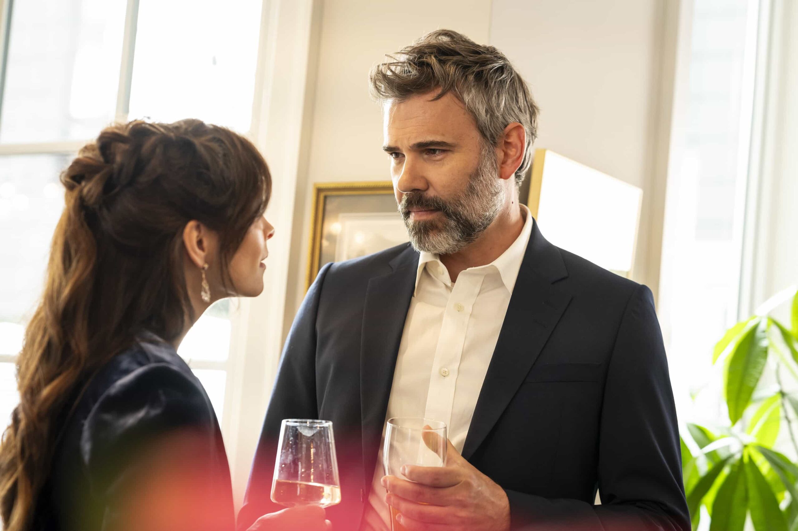 Murder in a Small Town Season 2 Episode 9 : L-R: Kristin Kreuk and Rossif Sutherland in the "Fall of Holman" episode of MURDER IN A SMALL TOWN airing Tuesday, Nov. 25 (8:00-9:00PM ET/PT) on FOX. ©2025 Fox Media LLC. CR: Kailey Schwerman/ FOX.