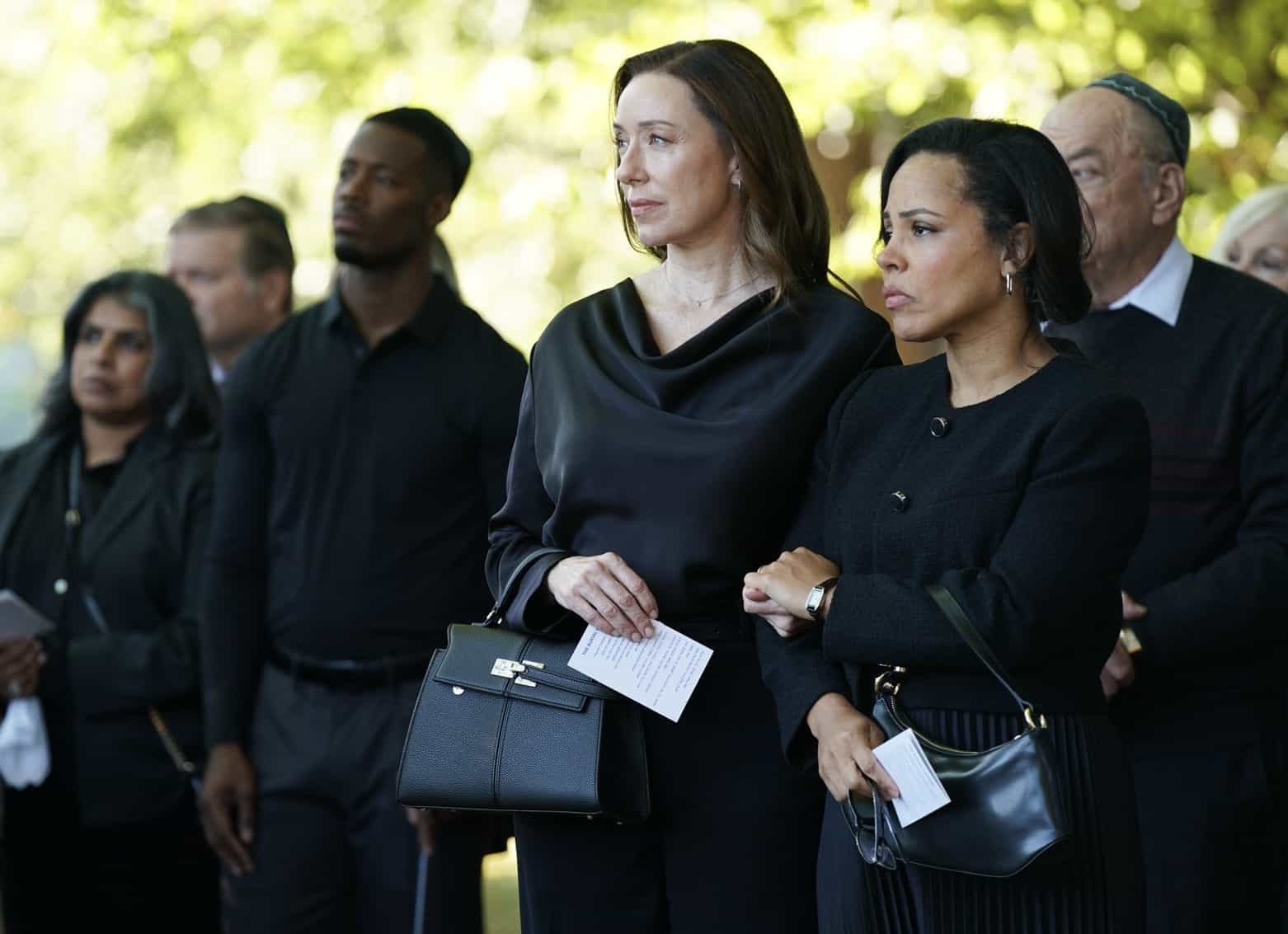 DOC Season 2 Episode 9 “Kaddish” – Photos, Plot, & Tune-In Details 2 Doc Season 2 Episode 9 : L-R: Molly Parker and Amirah Vann in the "Kaddish" episode of DOC airing Tuesday, Nov. 25 (8:00-9:00 PM ET/PT) on FOX. CR: John Medland/FOX. ©2025 FOX Media LLC.