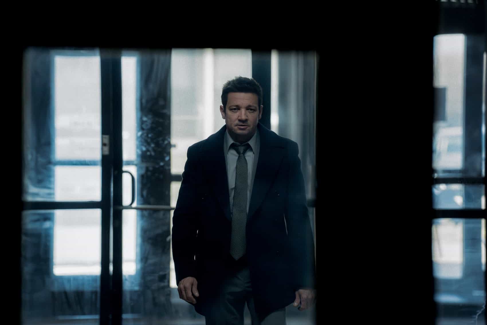 Mayor of Kingstown Season 4 Episode 6 - Jeremy Renner as Mike McLusky in Mayor of Kingstown episode 6, season 4, streaming on Paramount+, 2025. Credit: Dennis P. Mong Jr./Paramount+   ©2025 Viacom International Inc. All Rights Reserved. Mayor of Kingstown and all related titles, logos and characters are trademarks of Viacom International Inc.