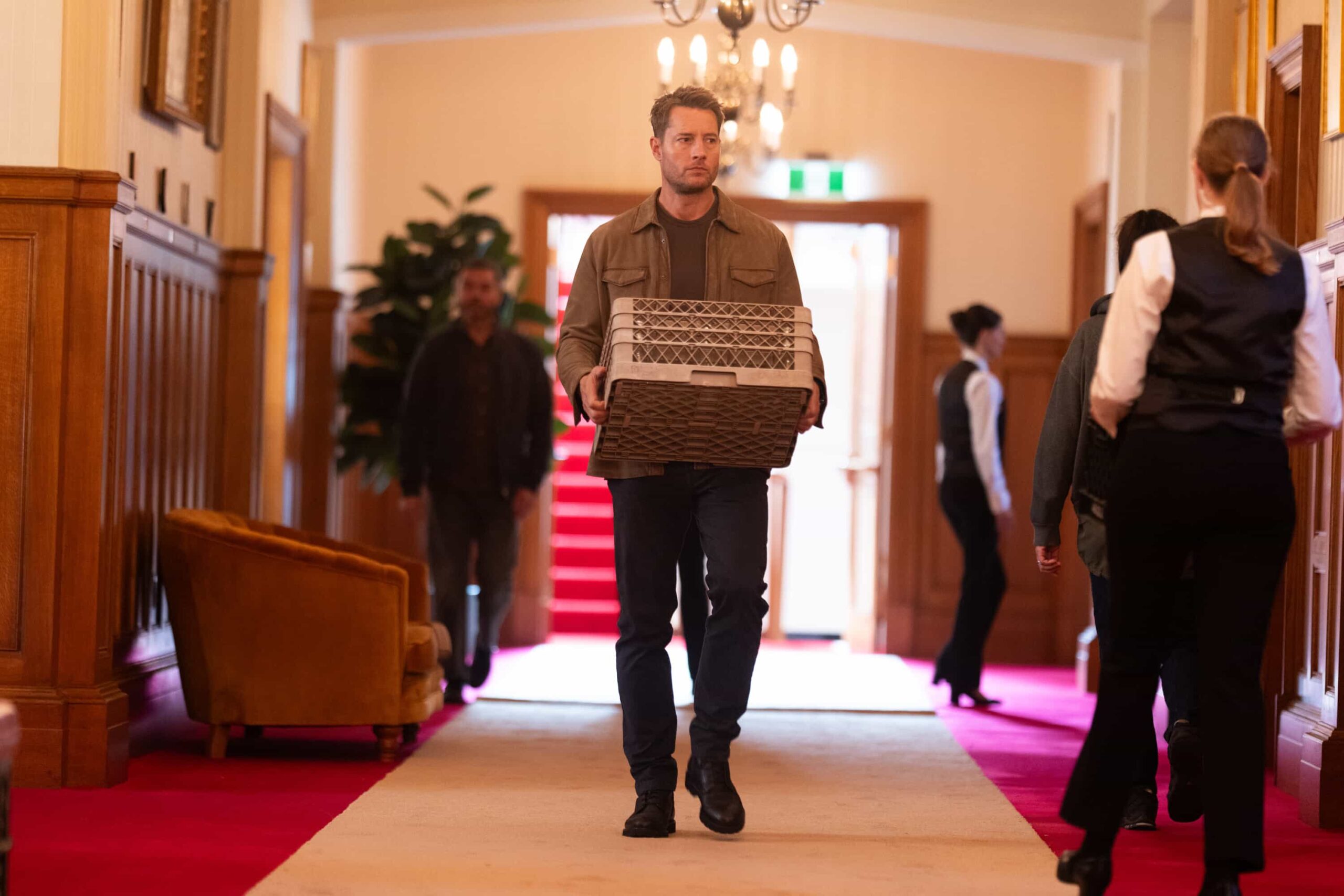 “Eat the Rich” – When chasing down leads about his father’s past, Colter meets a man desperate to find his daughter who vanished while working a courier route. As Colter retraces his steps, he’s pulled into an orbit of a wealthy family and their ruthless fixer, who will stop at nothing to keep their secrets buried, Sunday, Nov. 30 (8:30-9:30 PM, ET/8:00-9:00 PM, PT) on the CBS Television Network, and streaming on Paramount+ (live and on-demand for Paramount+ Premium plan subscribers, or on-demand for Paramount+ Essential subscribers the day after the episode airs)*. Pictured: Justin Hartley as Colter Shaw. Photo: Darko Sikman/CBS ©2025 CBS Broadcasting, Inc. All Rights Reserved.