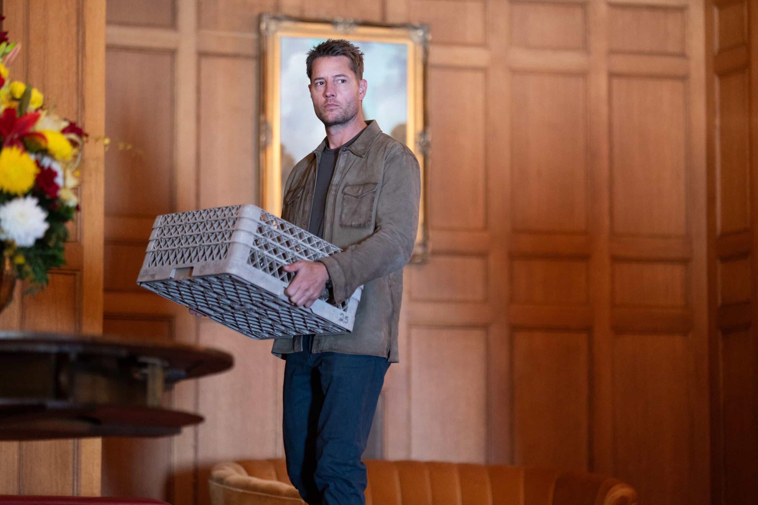 Tracker Season 3 Episode 7 “Eat the Rich” – When chasing down leads about his father’s past, Colter meets a man desperate to find his daughter who vanished while working a courier route. As Colter retraces his steps, he’s pulled into an orbit of a wealthy family and their ruthless fixer, who will stop at nothing to keep their secrets buried, Sunday, Nov. 30 (8:30-9:30 PM, ET/8:00-9:00 PM, PT) on the CBS Television Network, and streaming on Paramount+ (live and on-demand for Paramount+ Premium plan subscribers, or on-demand for Paramount+ Essential subscribers the day after the episode airs)*. Pictured: Justin Hartley as Colter Shaw. Photo: Darko Sikman/CBS ©2025 CBS Broadcasting, Inc. All Rights Reserved.