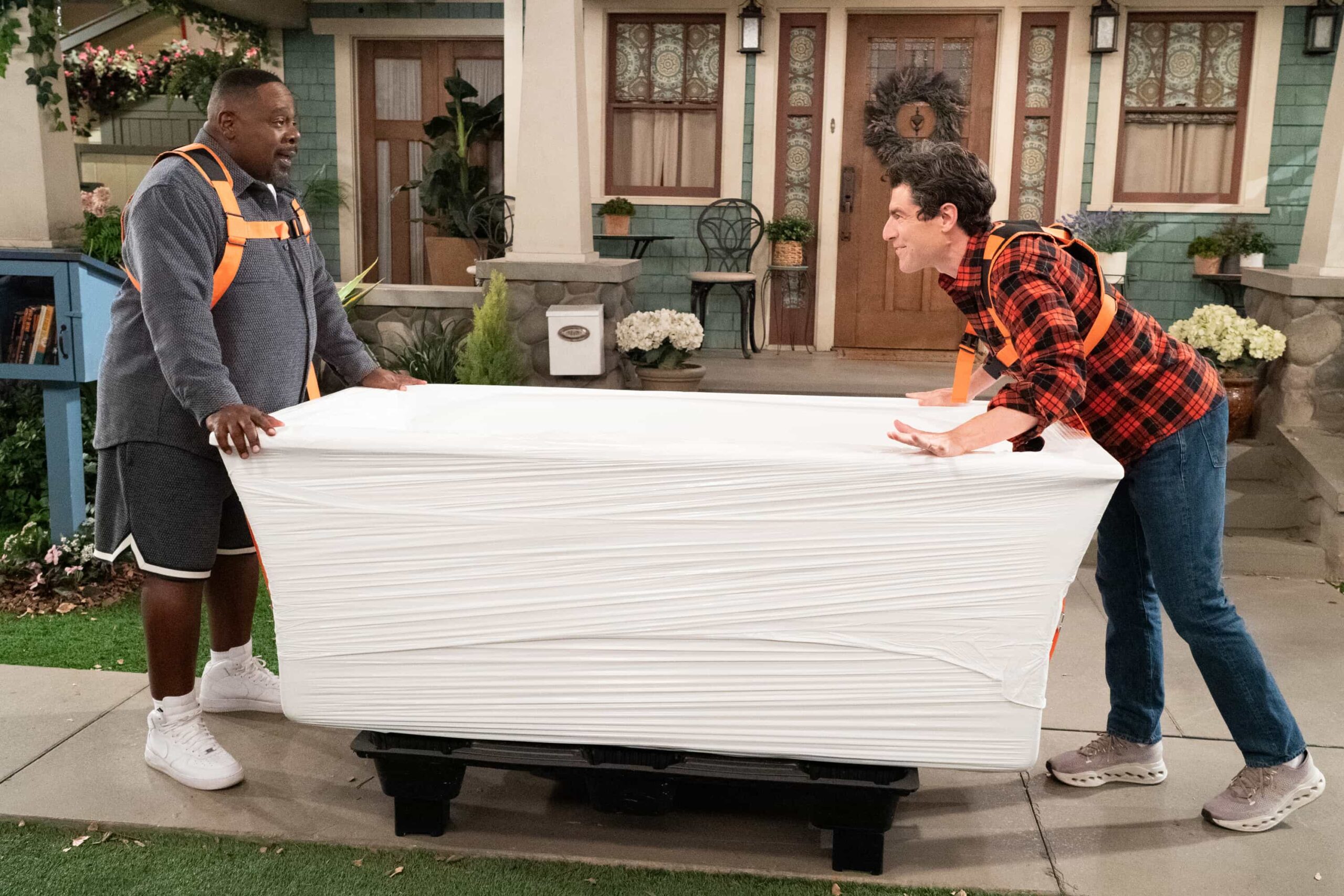 The Neighborhood Season 8 Episode 7 “Welcome to Babies and Bathwater” – Dave’s ambitious home improvement plans take a turn, prompting Calvin to step in, while Malcolm seeks Gemma’s help to overcome writer’s block. Meanwhile, Tina’s suggestion for Daphne sparks a parenting dilemma for Courtney, on THE NEIGHBORHOOD, Monday, Dec. 1 at a special time (8:30-9:00 PM, ET/PT) on the CBS Television Network, and streaming on Paramount+ (live and on-demand for Paramount+ Premium subscribers, or on-demand for Paramount+ Essential subscribers the day after the episode airs)*. Pictured: Cedric The Entertainer as Calvin and Max Greenfield as Dave. Photo: Monty Brinton/CBS ©2025 CBS Broadcasting, Inc. All Rights Reserved.