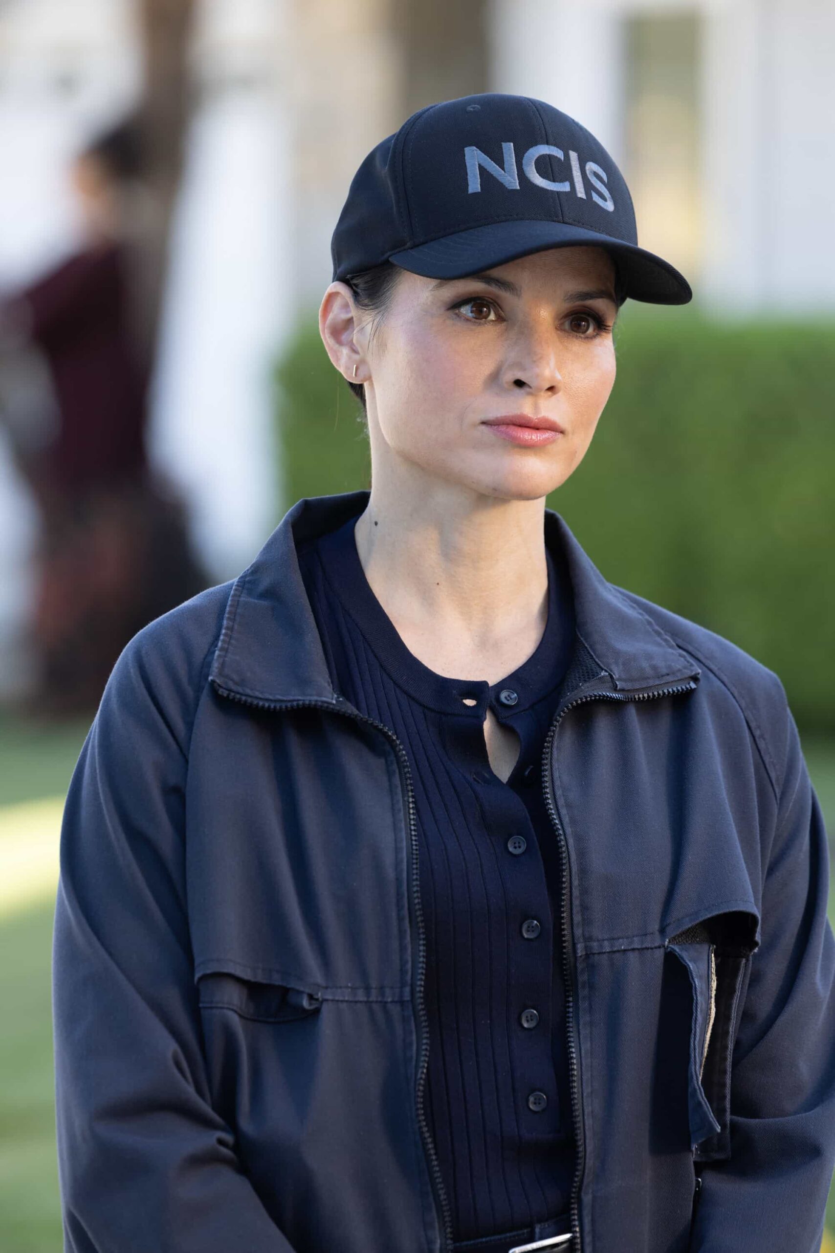 “God Only Knows” – A kidnapped teen leads the team to a Navy SEAL who survived captivity by the Taliban but may have committed murder after returning home. Also, Jimmy finally shares his findings about the mysterious death of Parker’s mother with his boss, on the CBS Original series NCIS, Tuesday, Dec. 2 (8:00-9:00 PM, ET/PT) on the CBS Television Network, and streaming on Paramount+ (live and on demand for Paramount+ Premium plan subscribers, or on demand for Paramount+ Essential subscribers the day after the episode airs)*. Pictured: Katrina Law as NCIS S.A. Jessica Knight. Photo: Sonja Flemming/CBS ©2025 CBS Broadcasting, Inc. All Rights Reserved.