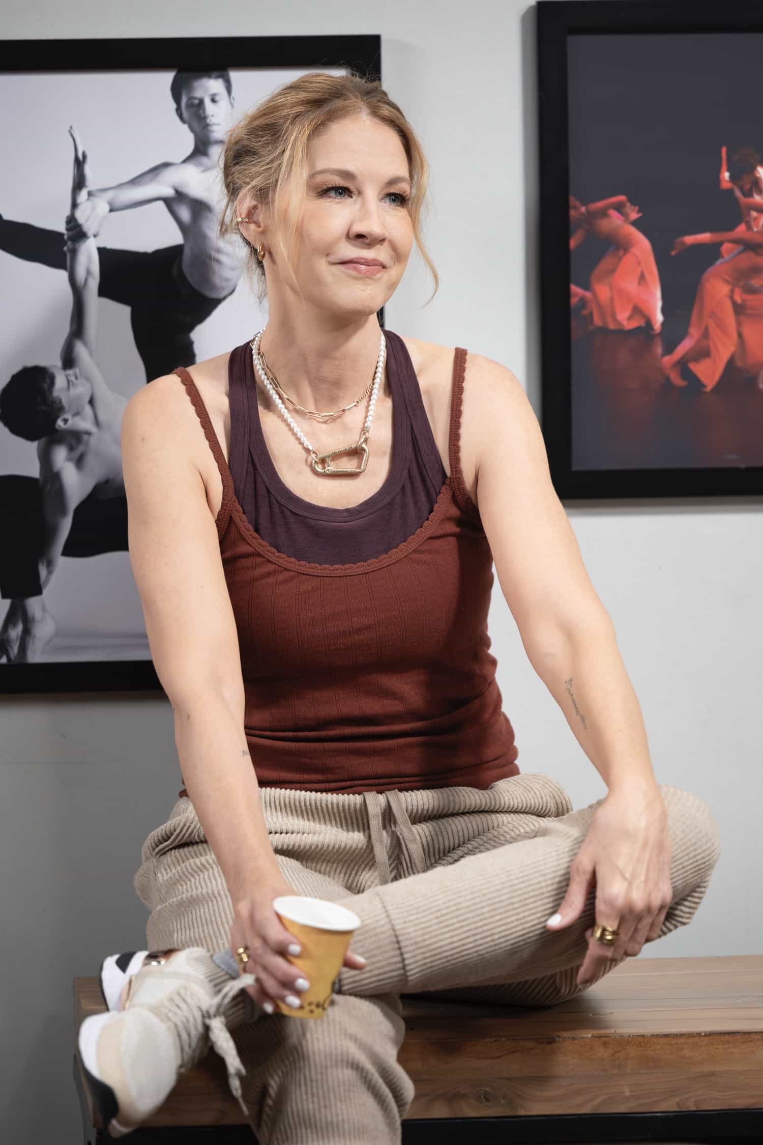 SHIFTING GEARS Season 2 Episode 7  - “License” - When he finds out Carter’s getting driving lessons, Matt’s plan to prove he’s the better teacher hits a snag when he learns his license is expired. Meanwhile, Riley’s two worlds collide as she struggles to keep both her business and family afloat. WEDNESDAY, DEC. 3 (8:00-8:30 p.m. EST) on ABC. (Disney/Raymond Liu) 
JENNA ELFMAN