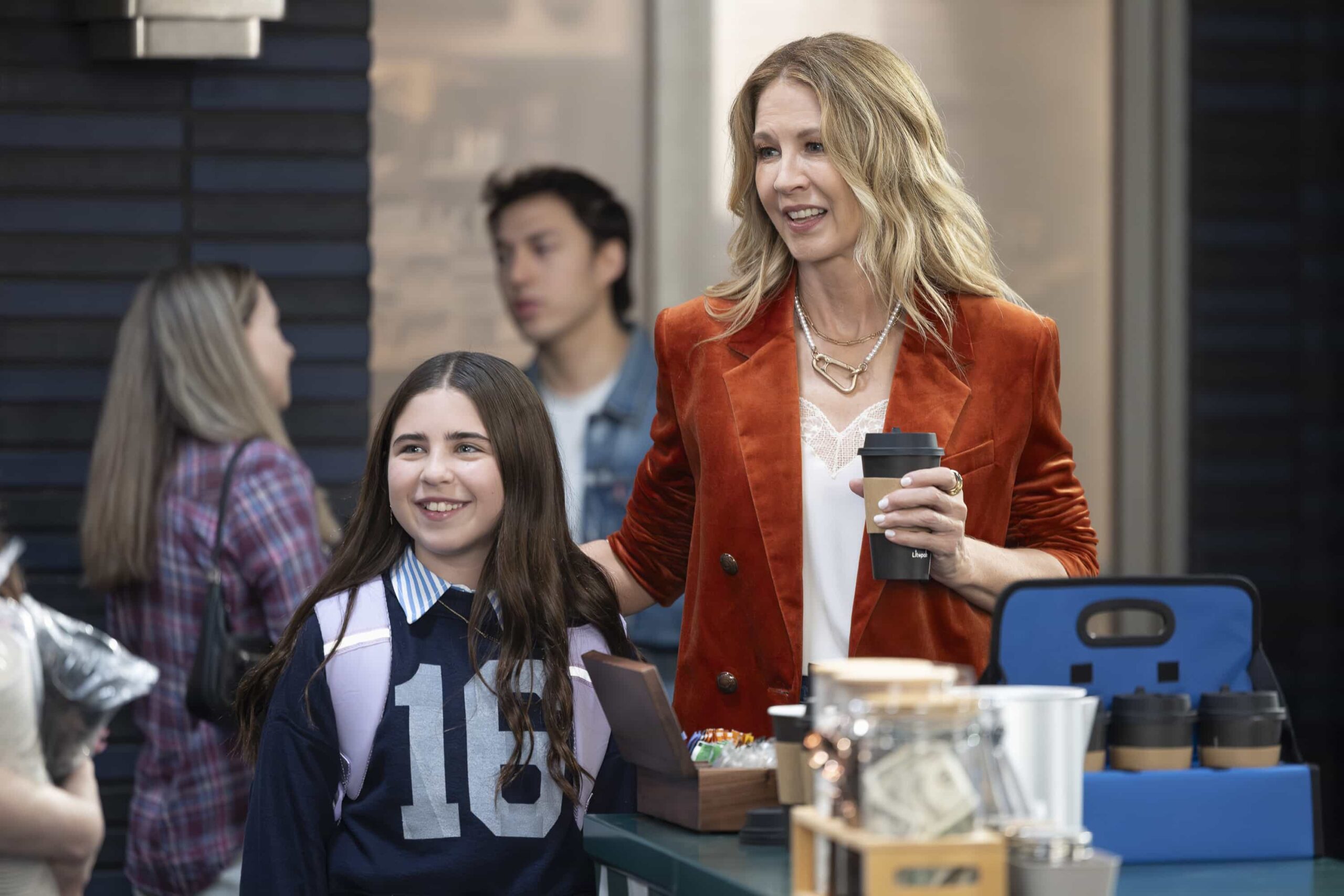 SHIFTING GEARS Season 2 Episode 7 - “License” - When he finds out Carter’s getting driving lessons, Matt’s plan to prove he’s the better teacher hits a snag when he learns his license is expired. Meanwhile, Riley’s two worlds collide as she struggles to keep both her business and family afloat. WEDNESDAY, DEC. 3 (8:00-8:30 p.m. EST) on ABC. (Disney/Raymond Liu) 
BARRETT MARGOLIS, JENNA ELFMAN