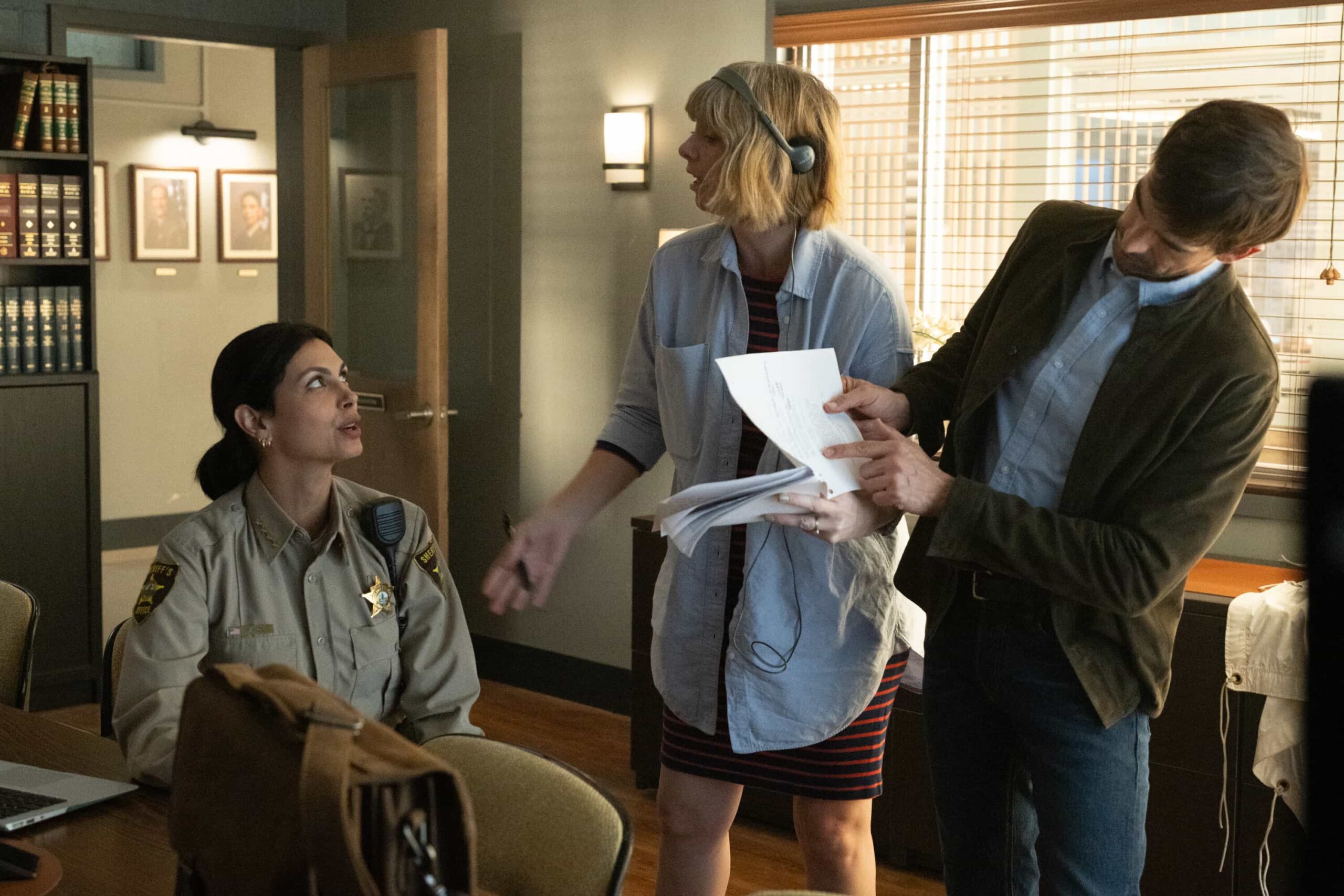 “Glory Days” – While investigating a brutal assault at Edgewater High, Sheriff Mickey Fox uncovers a disturbing web of secrets, lies and abuse of power at the school, on SHERIFF COUNTRY, Friday, Dec. 5 (8:00-9:00 PM, ET/PT) on the CBS Television Network, and streaming on Paramount+ (live and on-demand for Paramount+ Premium plan subscribers, or on-demand for Paramount+ Essential subscribers the day after the episode airs)*. Pictured: Morena Baccarin and Christopher Gorham. Photo: Christos Kalohoridis/CBS ©2025 CBS Broadcasting, Inc. All Rights Reserved.