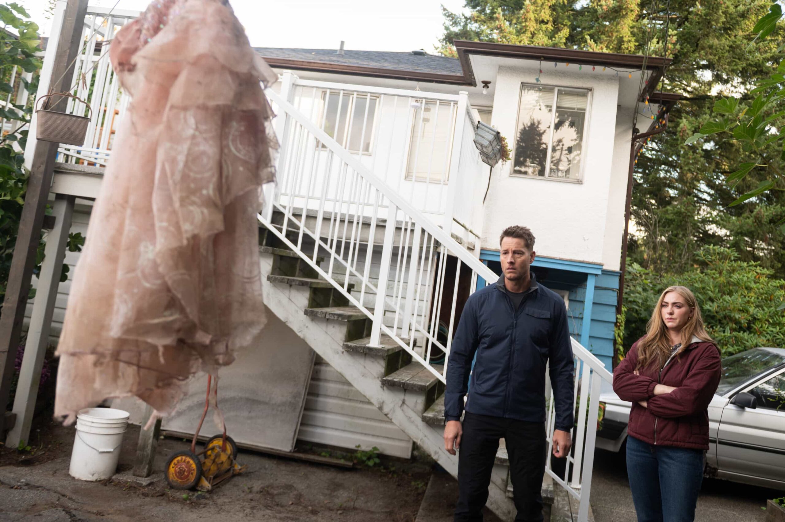 Tracker Season 3 Episode 8 “Eurydice” – When a grieving mother becomes the prime suspect in her missing daughter’s murder, Colter sets out to find the true culprit and prove her innocence, Sunday, Dec. 7 (8:00-9:00 PM, ET/PT) on the CBS Television Network, and streaming on Paramount+ (live and on-demand for Paramount+ Premium plan subscribers, or on-demand for Paramount+ Essential subscribers the day after the episode airs)*. Pictured: Justin Hartley as Colter Shaw and Jessica Sipos as Sierra. Photo: Sergei Bachlakov/CBS ©2025 CBS Broadcasting, Inc. All Rights Reserved.