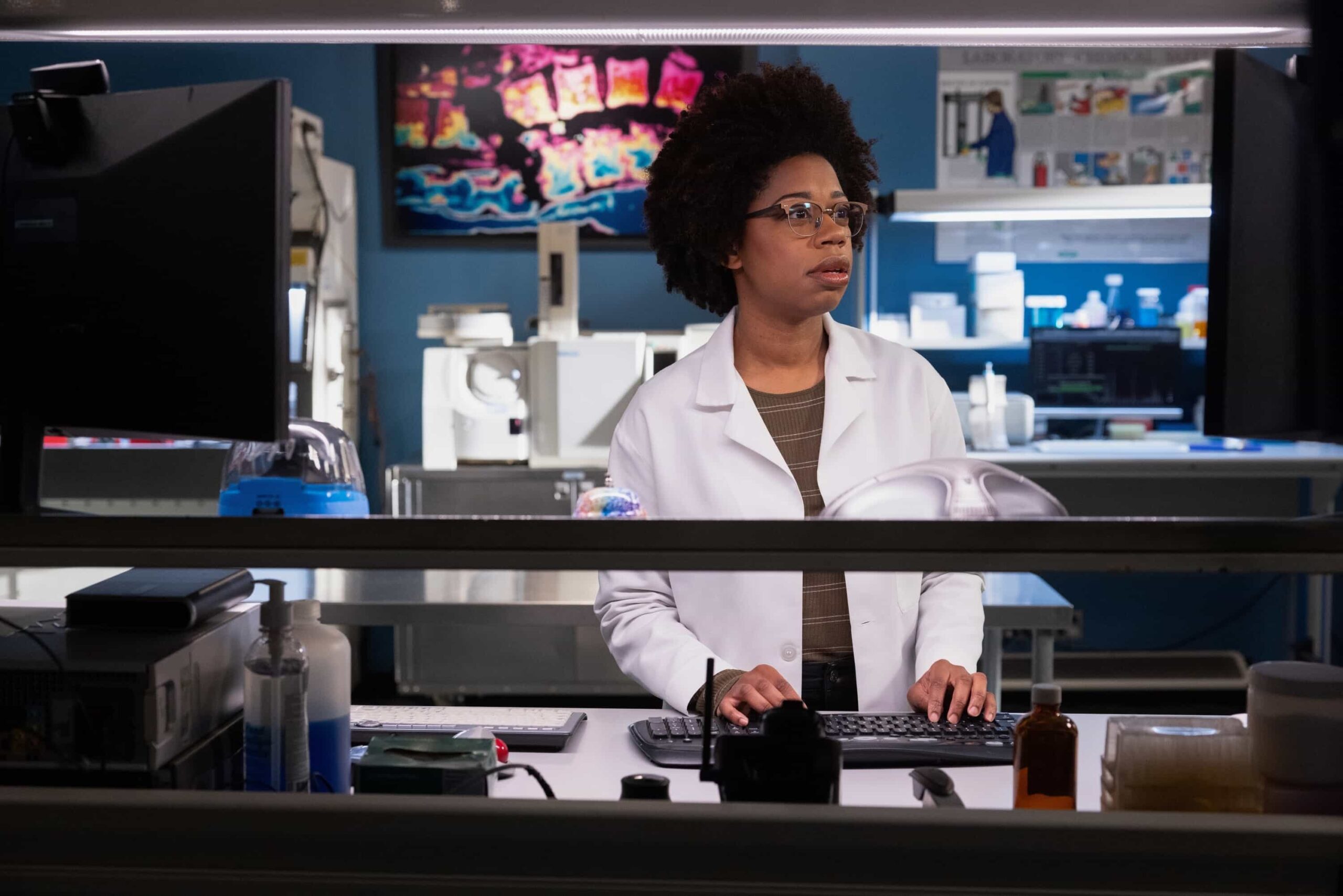 “Stolen Moments” – When a man is shot by the Secret Service outside the vice president’s official residence, NCIS is aided in the case by a new member of the team: an AI chatbot being beta-tested by the Department of Justice, on the CBS Original series NCIS, Tuesday, Dec. 9  Pictured: Diona Reasonover as Kasie Hines   Photo: Sonja Flemming/CBS ©2025 CBS Broadcasting, Inc. All Rights Reserved.