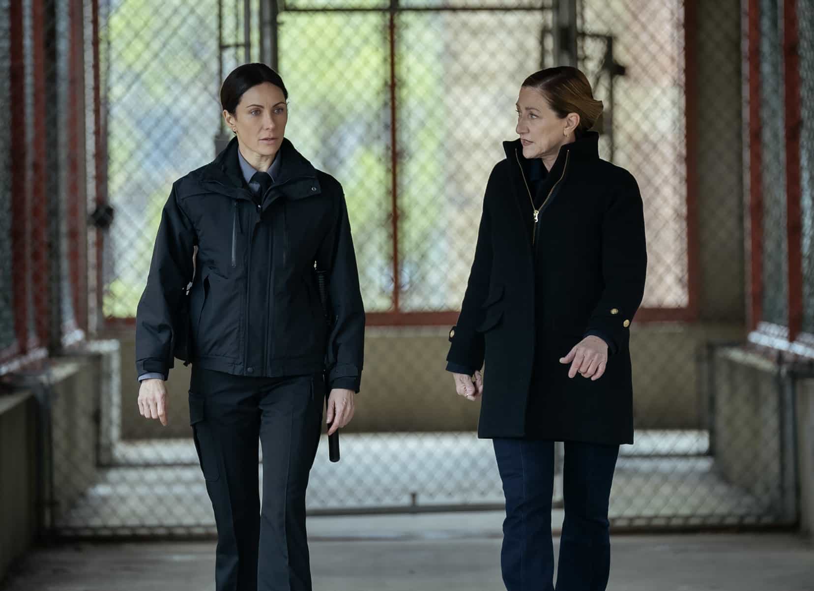 Mayor of Kingstown Season 4 Episode 8 Photos – “Belleville” Mike’s Deadly Trap & Prison Break Chaos 8 Mayor of Kingstown Season 4 Episode 8 - L-R: Laura Benanti as Cindy Stephens and Edie Falco as Nina Hobbs in Mayor of Kingstown episode 8, season 4, streaming on Paramount+, 2025. Credit: Jeremy Parsons/Paramount+