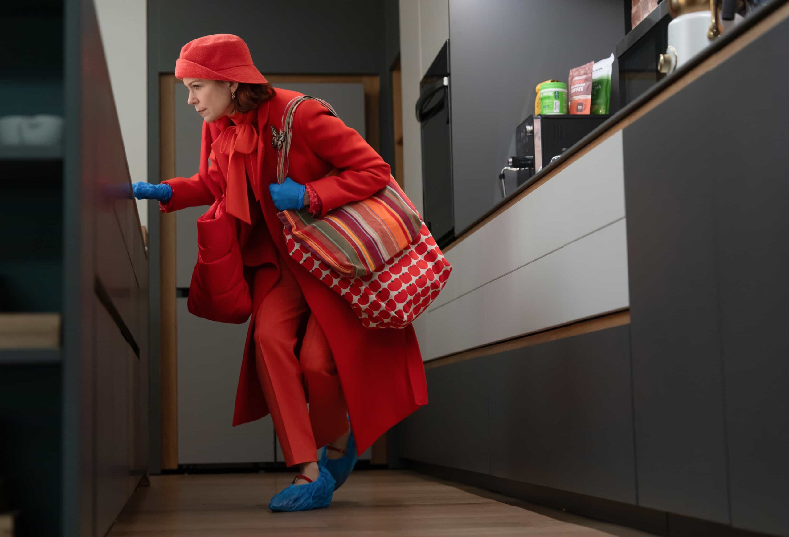 Elsbeth Season 3 Episode 9 “Glamazons” – A fallen ‘90s supermodel (Jaime Pressly) returns to New York for a reunion and revenge, leading Elsbeth to sort through old grudges and lies to catch a killer. Meanwhile, Officer Hackett takes her turn in the spotlight, on ELSBETH, Thursday, Dec. 11    Pictured: Carrie Preston as Elsbeth Tascioni  Photo: Michael Parmelee/CBS ©2025 CBS Broadcasting, Inc. All Rights Reserved.