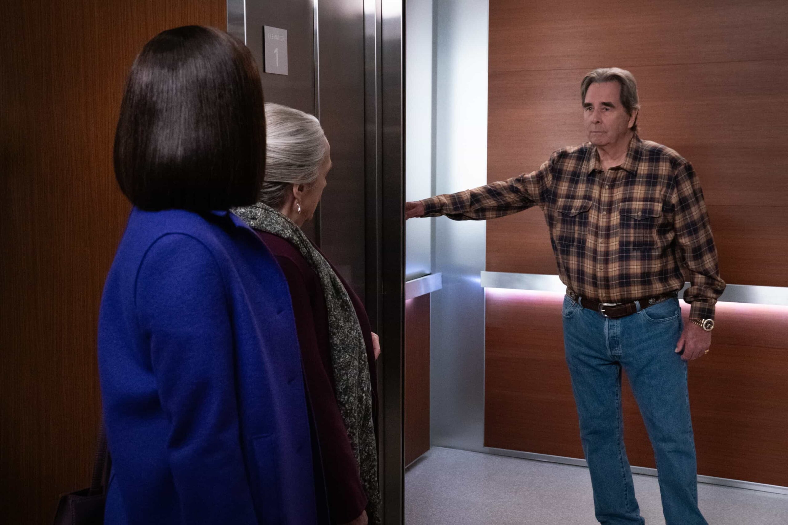 “Call It a Christmas Gift” – With the holidays approaching, the team’s secrets start to come to light while they take on a harassment case involving the city’s fire department. Meanwhile, Matty and Edwin contemplate meeting Joey’s sister, on MATLOCK, Thursday, Dec. 11 (9:00-10:00 PM, ET/PT). Pictured: Pictured: Beau Bridges as Howard "Senior" Markston. Photo: Michael Yarish/CBS ©2025 CBS Broadcasting, Inc. All Rights Reserved.