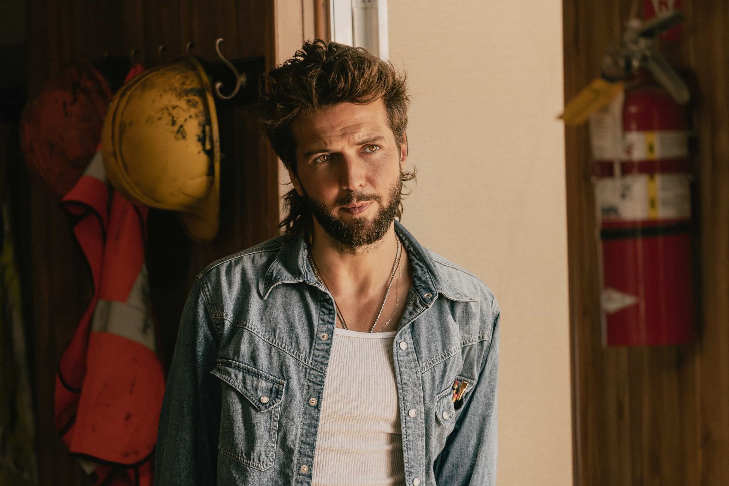 Guy Burnet as Charlie Newsom in Landman episode 6, season 2, streaming on Paramount+. Photo Credit: Emerson Miller/Paramount+