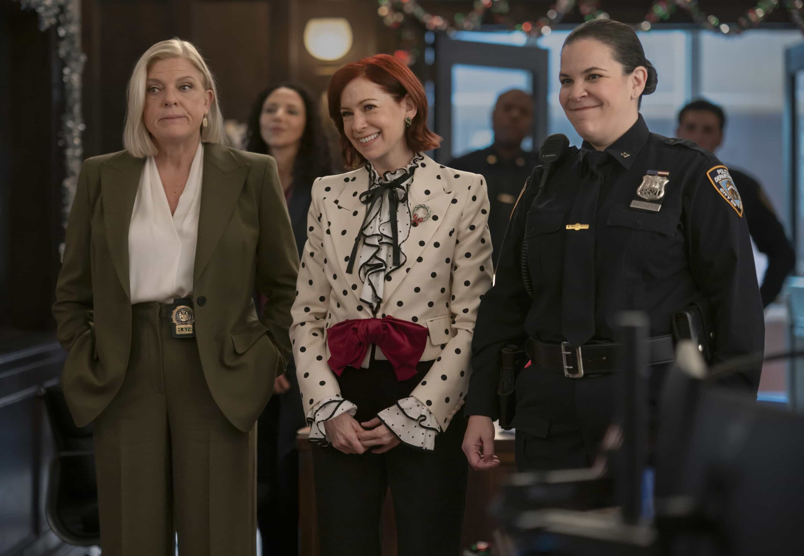 “A Hard Nut to Crack” – When an avant-garde choreographer’s “Nutcracker” rehearsal turns deadly, Elsbeth leaps into the cutthroat world of New York ballet, on ELSBETH, Thursday, Dec. 18 (10:00-11:00 PM, ET/PT) .  Pictured (L-R): Molly Price as Det. Jackie Donnelly, Carrie Preston as Elsbeth Tascioni, and Lindsay Mendez as Officer Grace Hackett   Photo: Michael Parmelee/CBS ©2025 CBS Broadcasting, Inc. All Rights Reserved.