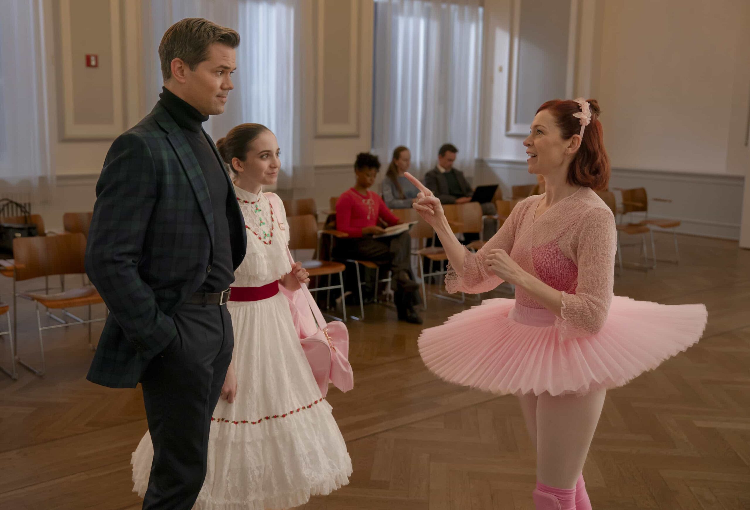 “A Hard Nut to Crack” – When an avant-garde choreographer’s “Nutcracker” rehearsal turns deadly, Elsbeth leaps into the cutthroat world of New York ballet, on ELSBETH, Thursday, Dec. 18 (10:00-11:00 PM, ET/PT) .  Pictured (L-R): Andrew Rannells as Harris Parson, Willow McConnaughy as Noelle Bennett, Carrie Preston as Elsbeth Tascioni    Photo: Michael Parmelee/CBS ©2025 CBS Broadcasting, Inc. All Rights Reserved.
