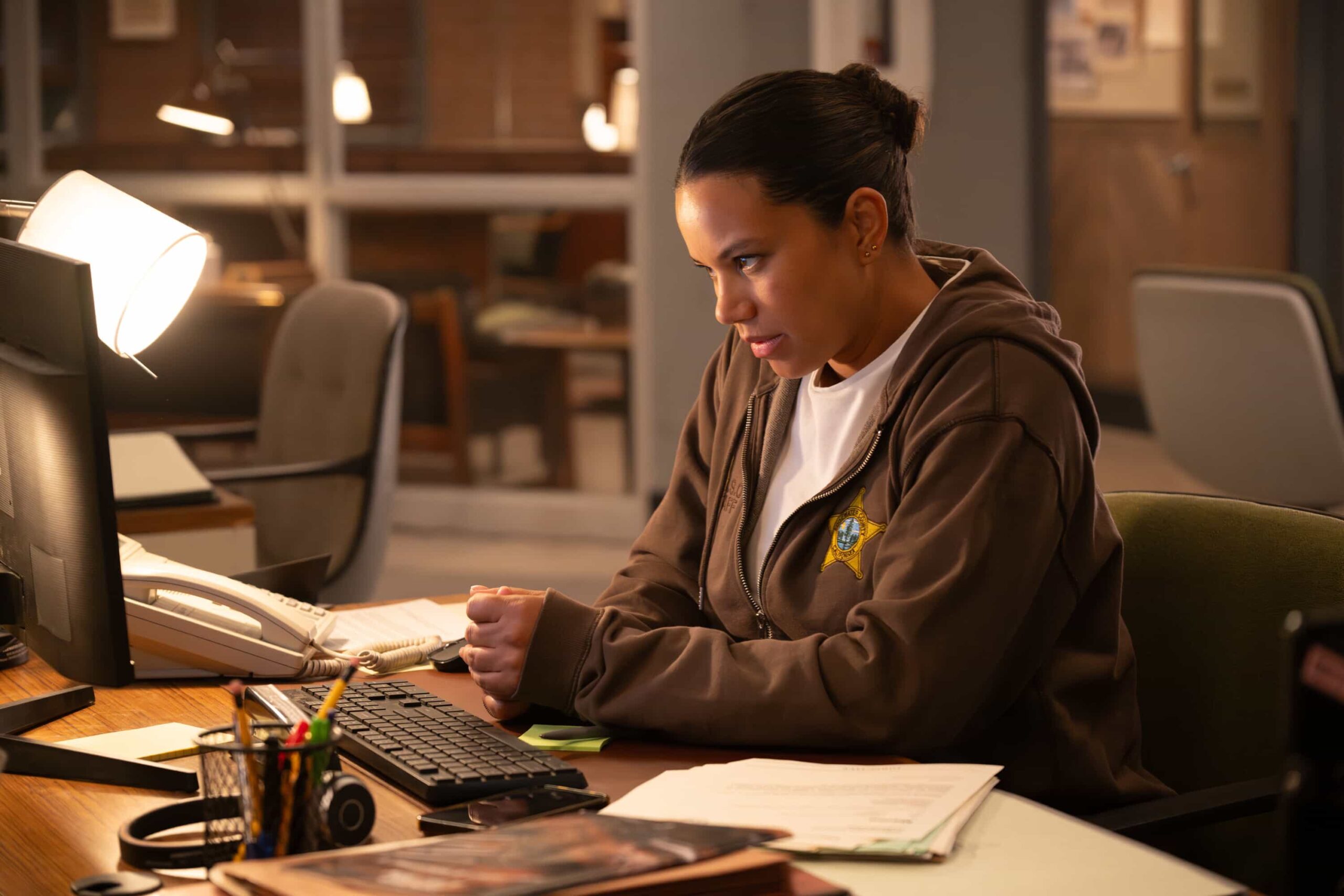 Sheriff Country Season 1 Episode 9 “Crucible, Part 1” – After a father and son flee a secluded ranch run by one of Edgewater’s most power families, Mickey investigates disturbing allegations of abuse and uncovers dangerous secrets, which leads to a tense standoff and confrontation, on SHERIFF COUNTRY, Friday, Dec. 19 (8:00-9:00 PM, ET/PT). Pictured: Michele Weaver as Cassidy Campbell. Photo: Christos Kalohoridis/CBS ©2025 CBS Broadcasting, Inc. All Rights Reserved.