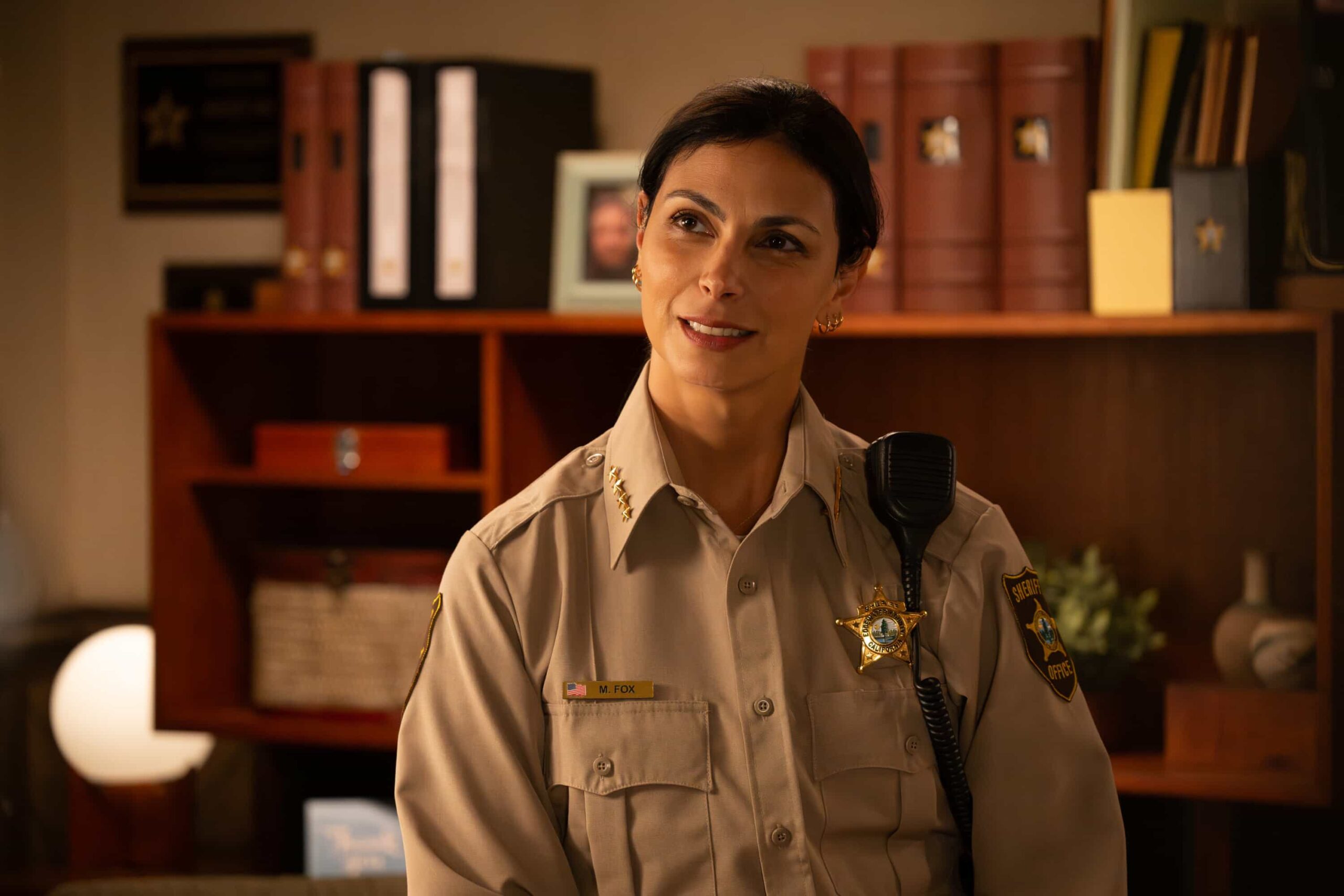 “Crucible, Part 1” – Sheriff Country Season 1 Episode 9 After a father and son flee a secluded ranch run by one of Edgewater’s most power families, Mickey investigates disturbing allegations of abuse and uncovers dangerous secrets, which leads to a tense standoff and confrontation, on SHERIFF COUNTRY, Friday, Dec. 19 (8:00-9:00 PM, ET/PT). Pictured: Morena Baccarin as Sheriff Mickey Fox. Photo: Christos Kalohoridis/CBS ©2025 CBS Broadcasting, Inc. All Rights Reserved.