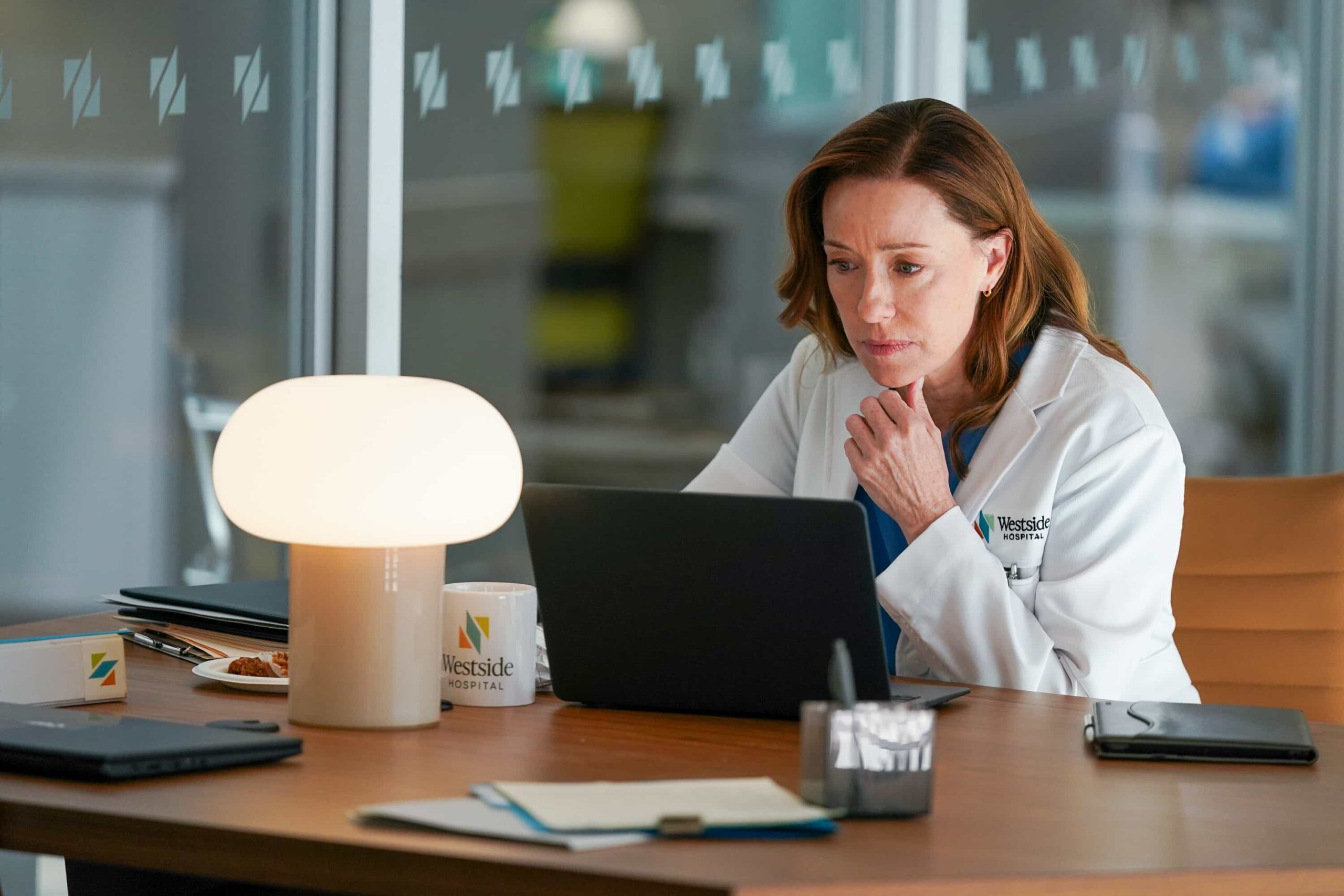 DOC season 2 episode 10 photo : L-R: Molly Parker in the "Chief" Winter Premiere episode of DOC airing Tuesday, Jan. 6 (9:00-10:00 PM ET/PT) on FOX. CR: John Medland/FOX. ©2025 FOX Media LLC.