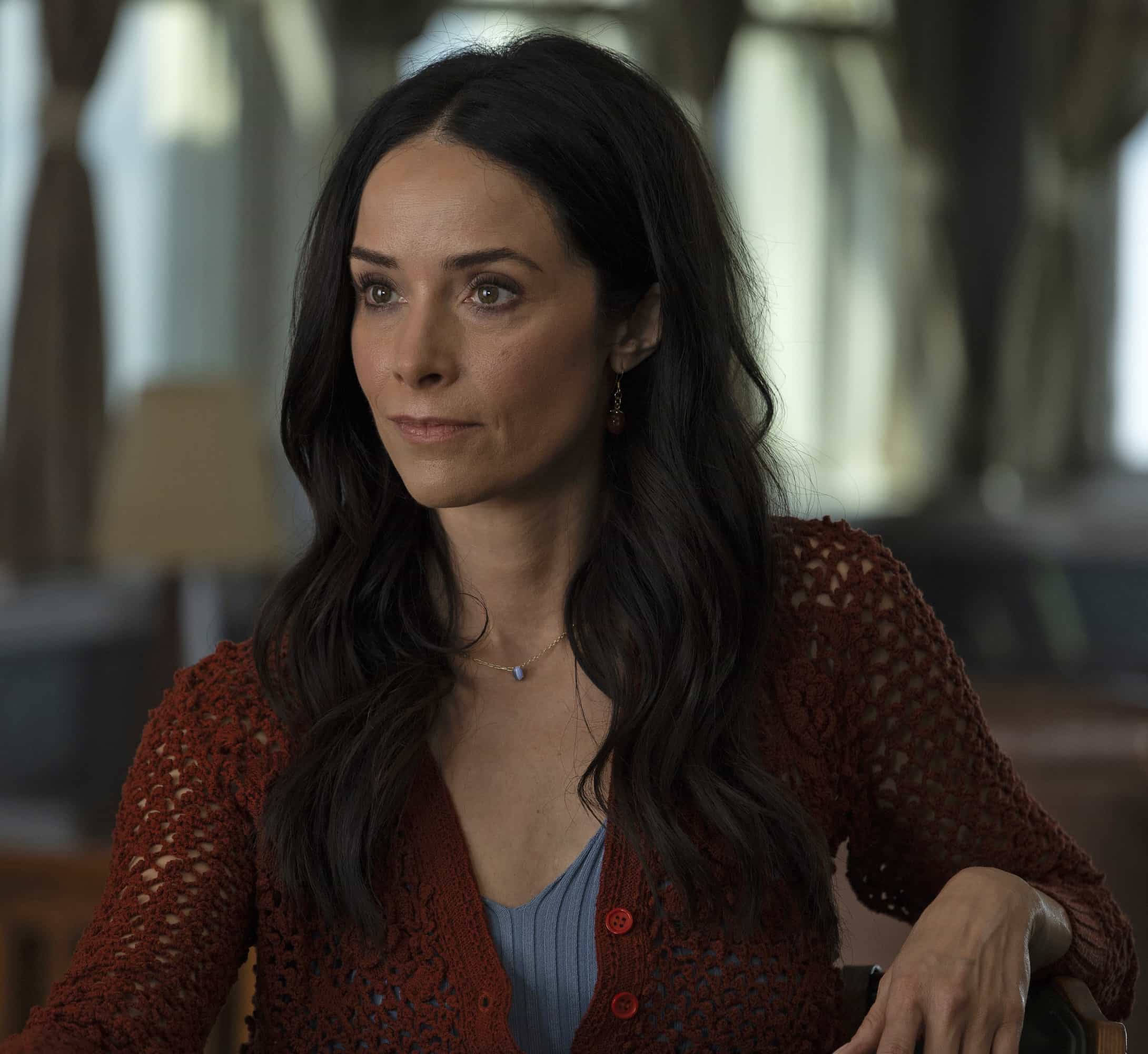 Best Medicine season 1 episode 1 : Abigail Spencer in the special advance series premiere on Sunday, Jan. 4 (8:00-9:00 PM ET / Live to All Time Zones) immediately following the FOX NFL doubleheader. BEST MEDICINE will have it's time period premiere on Tuesday, Jan 6 (8:00-9:00 PM ET/PT) on FOX. © 2026 Fox Media LLC. CR: Francisco Roman/FOX.