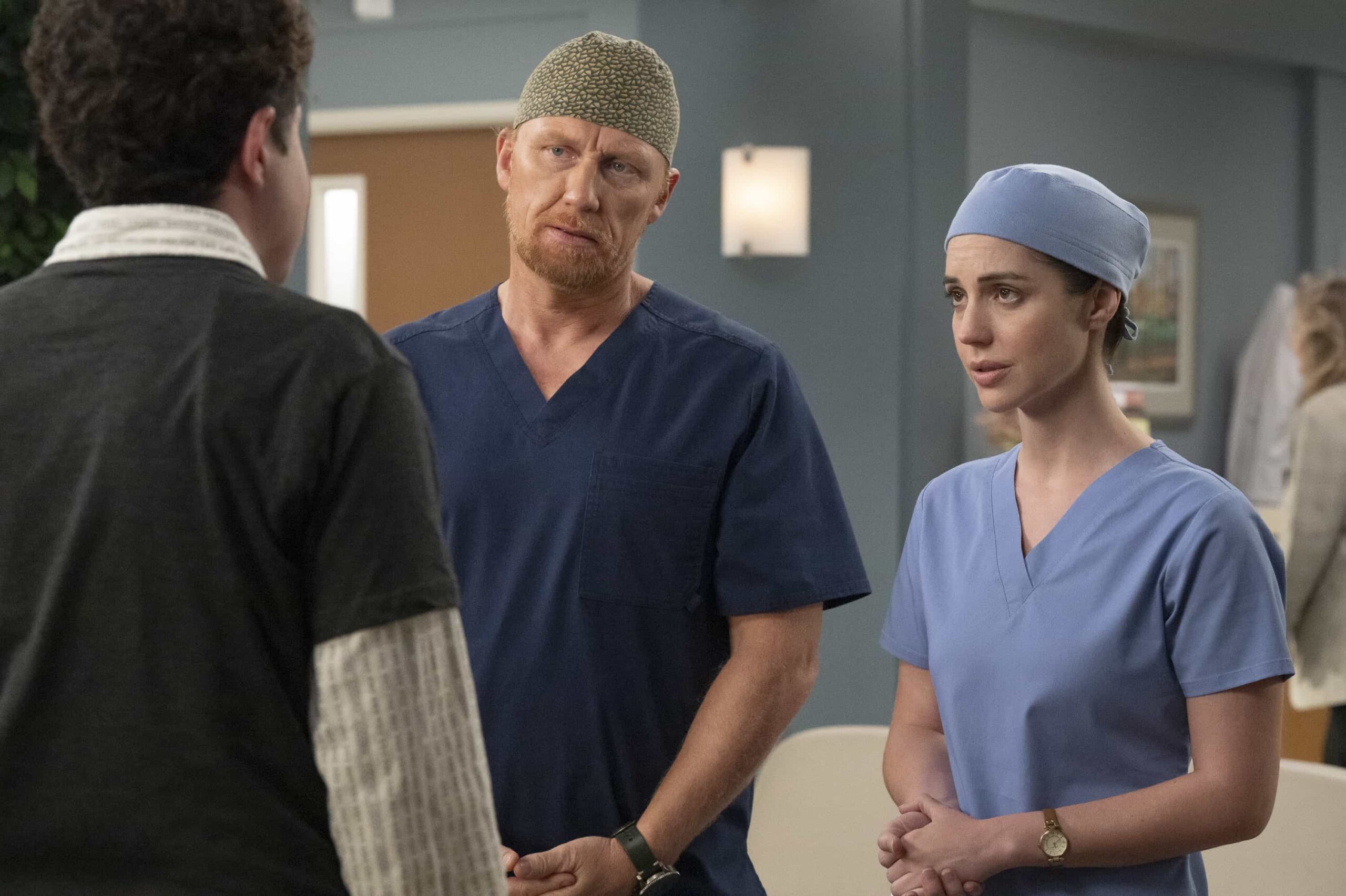 Grey’s Anatomy season 22 episode 7 picture  - “Skyfall” - Winston and Ben fight to save Jo’s life, while Teddy supports Link. Owen and Jules battle to save a young man, and Lucas forms an unexpected bond with a patient. THURSDAY, JAN. 8 (10:00-11:00 p.m. EST) on ABC. (Disney/Anne Marie Fox) 
KEVIN MCKIDD, ADELAIDE KANE