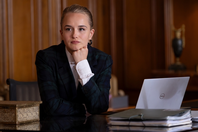 Miriam Petche INDUSTRY Season 4 - Episode 1