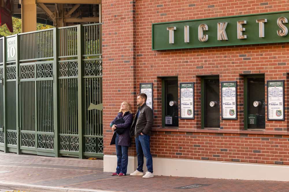 CHICAGO MED -- "Our So Called Lives" Episode 1111 -- Pictured: (l-r) Hope Lauren as Lynne Murphy, Luke Mitchell as Dr. Mitch Ripley -- (Photo by: George Burns Jr/NBC)