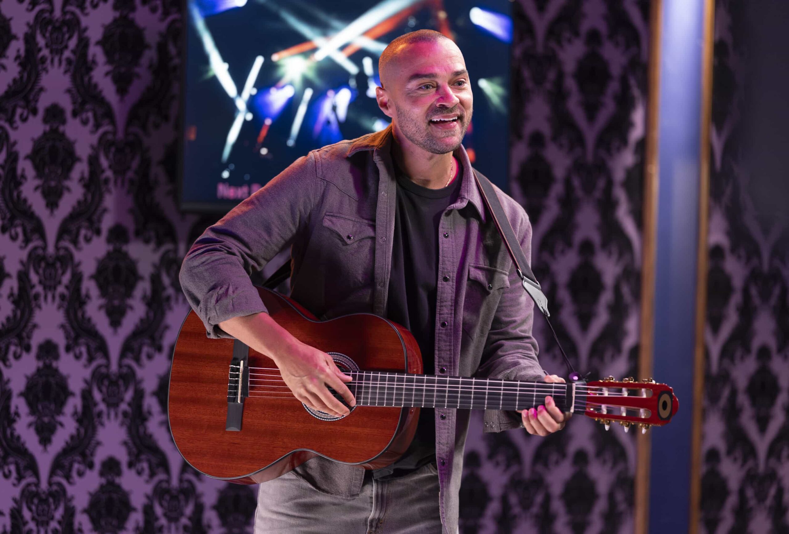 SHIFTING GEARS Season 2 Episode 12 - “Uncle Sam” - Matt is thrilled to show off his military-hero son Sam, but a shift in Sam’s career could finally give Riley a chance to be the golden child. Meanwhile, Andy’s singing hits all the wrong notes for Riley. Jesse Williams and Luke Macfarlane guest star. WEDNESDAY, JAN. 28 (8:00-8:30 p.m. EST) on ABC. (Disney/Raymond Liu) 
JESSE WILLIAMS