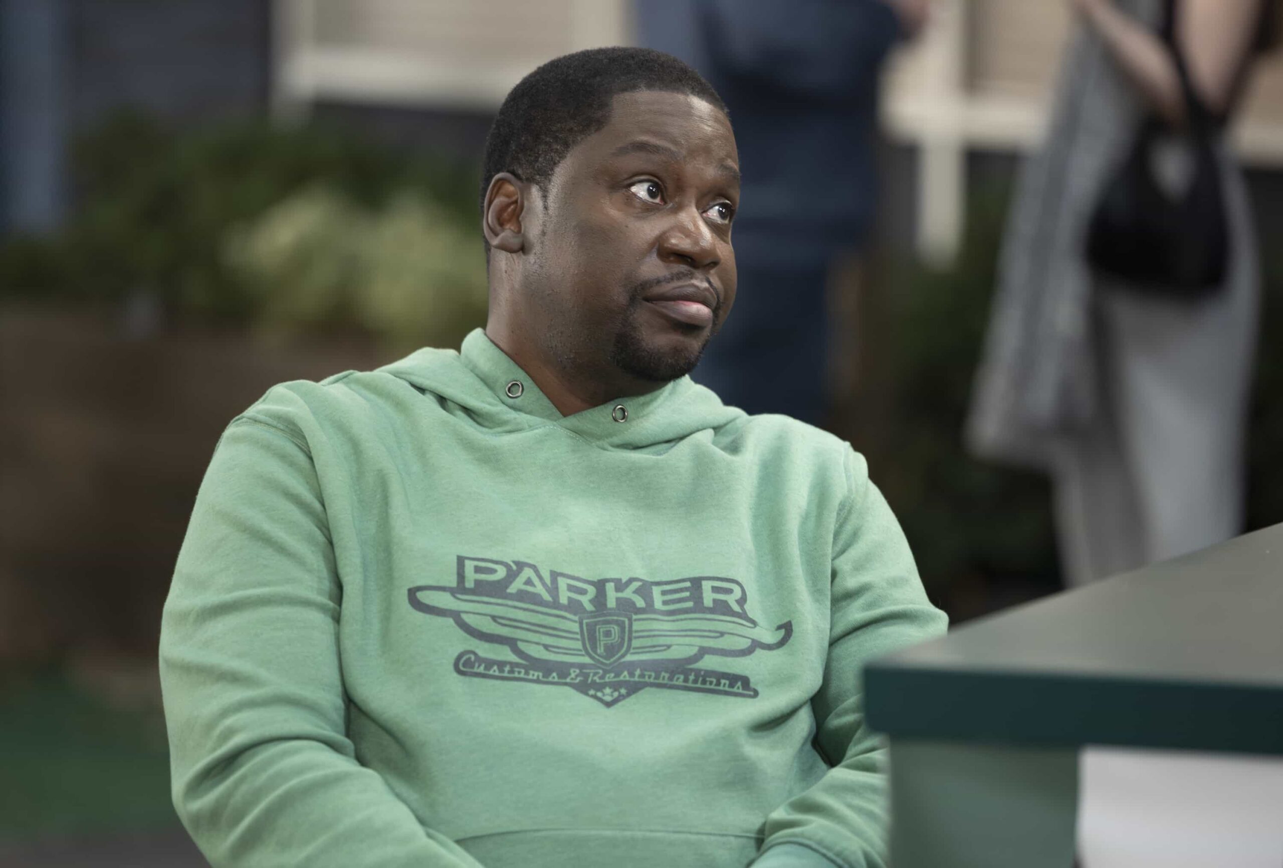 SHIFTING GEARS - “Surprise” - Matt revs his love life back up only to find the road rockier than expected. Meanwhile, a chance romantic moment has Riley and Gabe questioning the nature of their relationship. Jenna Elfman, Jesse Williams, Angela Kinsey and Mookie Betts guest star. WEDNESDAY, FEB. 4 (8:00-8:30 p.m. EST) on ABC. (Disney/Raymond Liu) 
DARYL "CHILL" MITCHELL