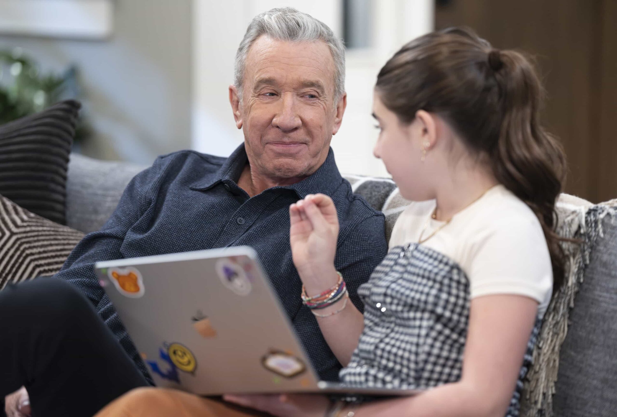 SHIFTING GEARS - “Surprise” - Matt revs his love life back up only to find the road rockier than expected. Meanwhile, a chance romantic moment has Riley and Gabe questioning the nature of their relationship. Jenna Elfman, Jesse Williams, Angela Kinsey and Mookie Betts guest star. WEDNESDAY, FEB. 4 (8:00-8:30 p.m. EST) on ABC. (Disney/Raymond Liu) 
TIM ALLEN, BARRETT MARGOLIS