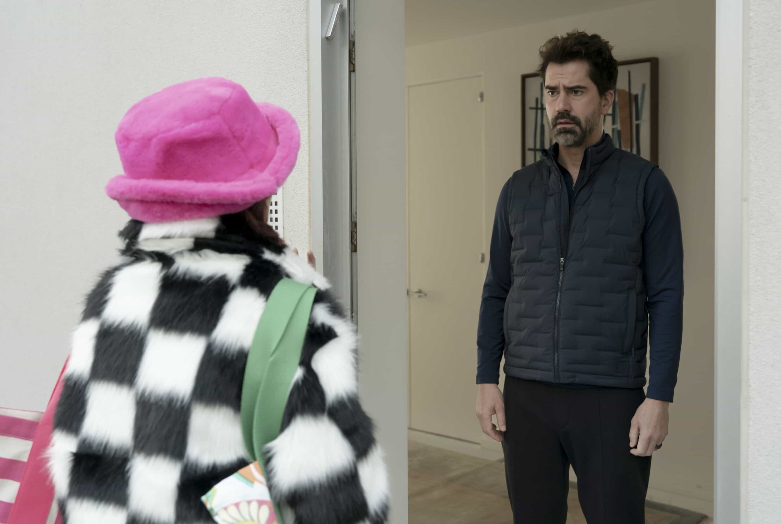 Elsbeth Season 3 Episode 11 “Ol’Man Liver” – Elsbeth battles a wealthy biohacker (Hamish Linklater) who will do anything to stay young, including an extreme diet, vigorous exercise, and murder, on ELSBETH, Thursday, Feb. 26 (10:00-11:00 PM, ET/PT) on the CBS Television Network and streaming on Paramount+   Pictured (L-R): Carrie Preston as Elsbeth Tascioni and Hamish Linklater as Archer Kopunek  Photo: Michael Parmelee/CBS ©2025 CBS Broadcasting, Inc. All Rights Reserved.