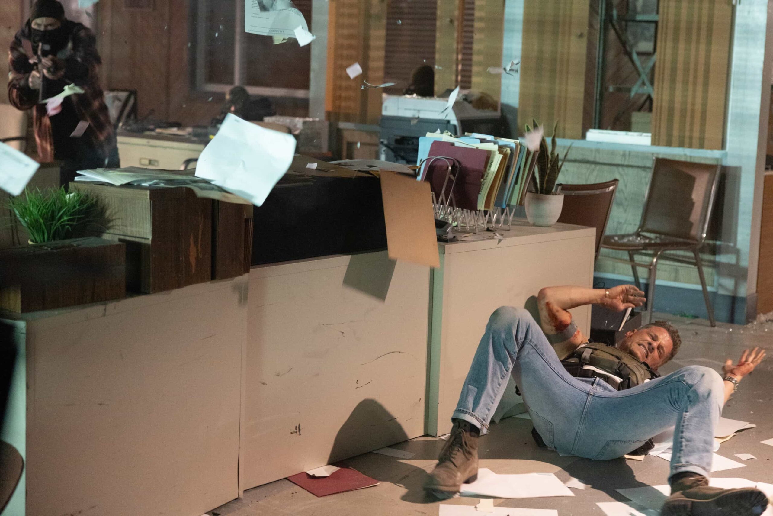"Crucible, Part 2" -- Coverage of the CBS Original Series SHERIFF COUNTRY, scheduled to air on the CBS Television Network.  Pictured: Matt Lauria as Boone. Photo: Darren Goldstein/CBS ©2025 CBS Broadcasting, Inc. All Rights Reserved.