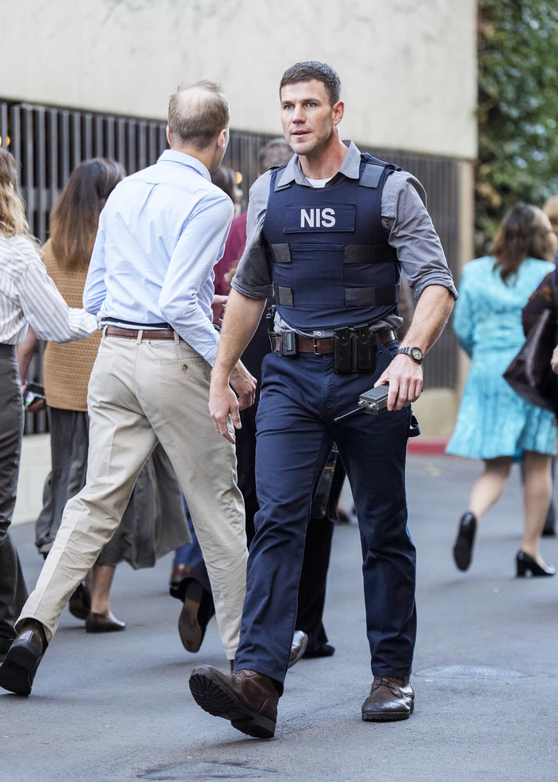 NCIS Origins Season 2 Episode 9 “Fools Rush In” – As the team discovers Gibbs’ drunken Vegas elopement with Diane, the newlyweds contemplate their future. Also, the team investigates a fatal movie theater bombing with a connection to the Pruitt compound where Franks’ brother Mason (guest star Philip Winchester) is staying, on NCIS: ORIGINS, Tuesday, March 3 (9:00-10:00 PM, ET/PT) on the CBS Television Network, and streaming on Paramount+. Pictured: Austin Stowell as Leroy Jethro Gibbs.  Photo: Robert Voets/CBS ©2025 CBS Broadcasting, Inc. All Rights Reserved.