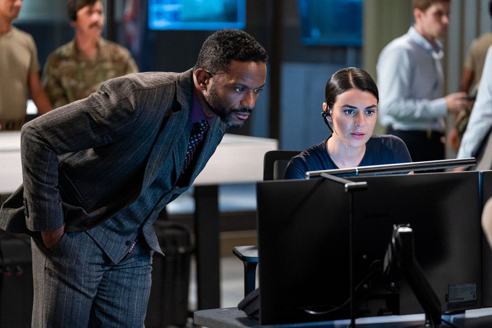 THE HUNTING PARTY -- "Lou Kaplan" Episode 206 -- Pictured: (l-r) Luke Forbes as Jonathan Peck, Sara Garcia as Jennifer Morales -- (Photo by: Ralph Bavaro/NBC)