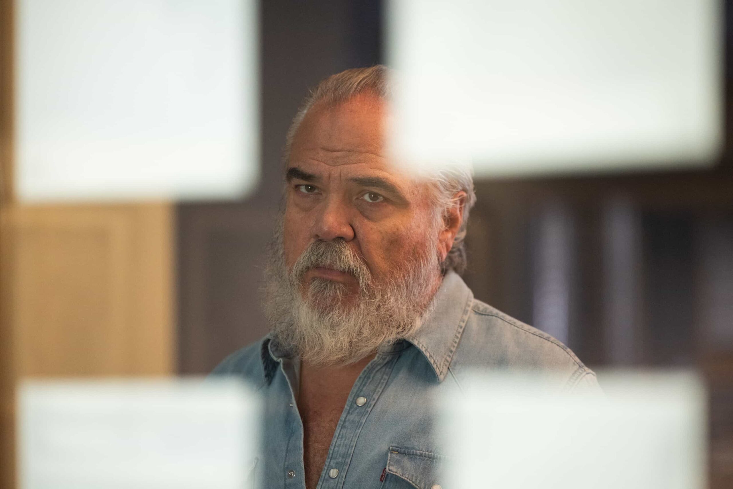 “The Aftermath” – When a courthouse security test ends in a shocking murder, Sheriff Mickey Fox uncovers a dangerous conspiracy reaching deep into Edgewater’s justice system.Pictured: W. Earl Brown as Wes Fox. Photo: Darren Goldstein/CBS ©2025 CBS Broadcasting, Inc. All Rights Reserved.