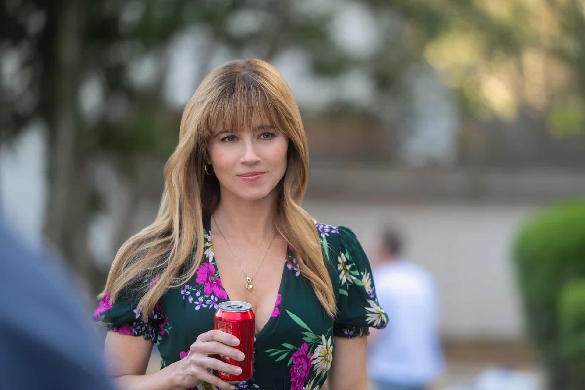 Linda Cardellini DTF ST. LOUIS Season 1 Episode 2