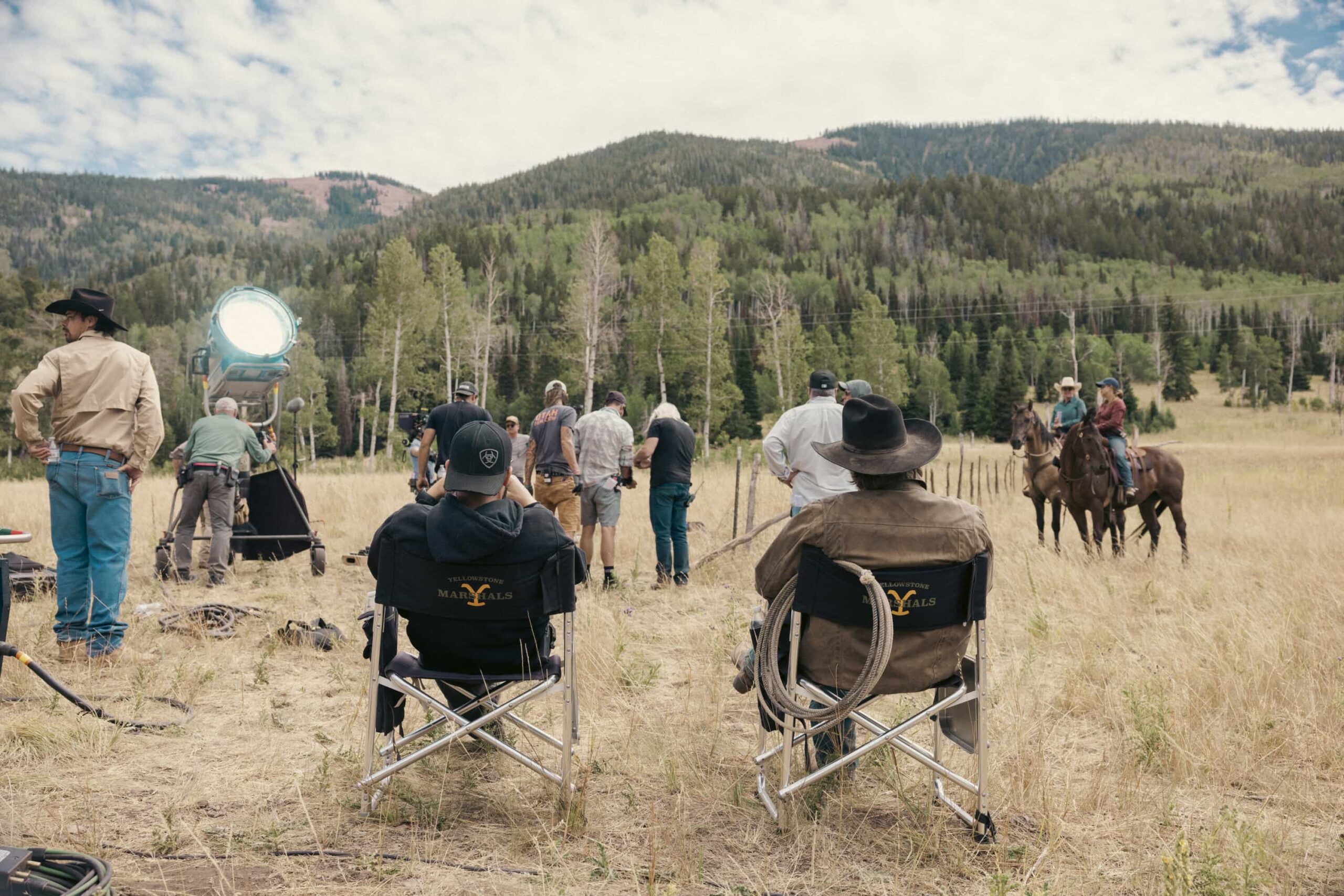 “Zone of Death” – As Kayce tries to embrace his new beginning, a Marshals op to stop a domestic terror attack lands him in a valley of buried Dutton family skeletons. While confronting his past, he must also learn to ingratiate himself with his new Marshals teammates, on MARSHALS, Sunday, March 8 (8:00-9:00 PM, ET/PT). Photo: Sonja Flemming/CBS ©2025 CBS Broadcasting, Inc. All Rights Reserved.