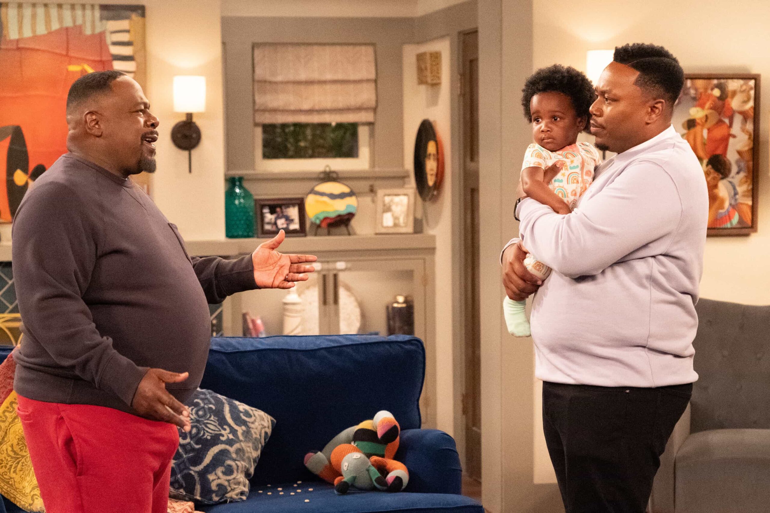 “Welcome to the Baby Proofing” – While Marty heads to San Diego for a tech convention and Courtney is away for the weekend, Tina’s insistence on babysitting Daphne sparks a baby-proofing fiasco that leaves Calvin and Dave unexpectedly locked inside the bathroom, on THE NEIGHBORHOOD, Pictured: Cedric The Entertainer as Calvin, Ky’elle Delery and Ky’aire Delery as Baby Daphne and Marcel Spears as Marty. Photo: Monty Brinton/CBS ©2025 CBS Broadcasting, Inc. All Rights Reserved.