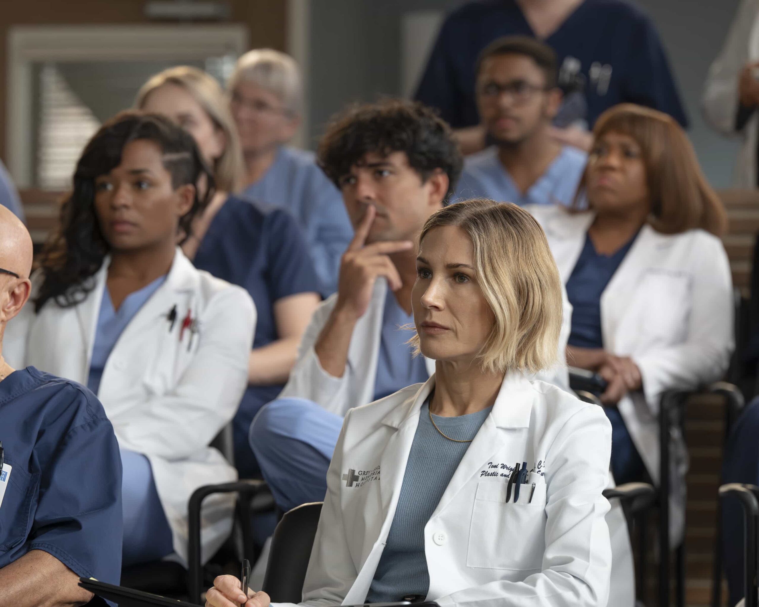 GREY’S ANATOMY Season 23 Episode 13 - “Love the Way You Lie” - Richard tackles a shocking case on his first day back, while Kavita and Jules prepare for a high-stakes presentation. Bailey must have a difficult conversation with a beloved patient, and Jo works to baby-proof the loft. THURSDAY, MARCH 12 (10:00-11:00 p.m. EDT) on ABC. (Disney/Anne Marie Fox) 
ALEXIS FLOYD, NIKO TERHO, JEN LANDON