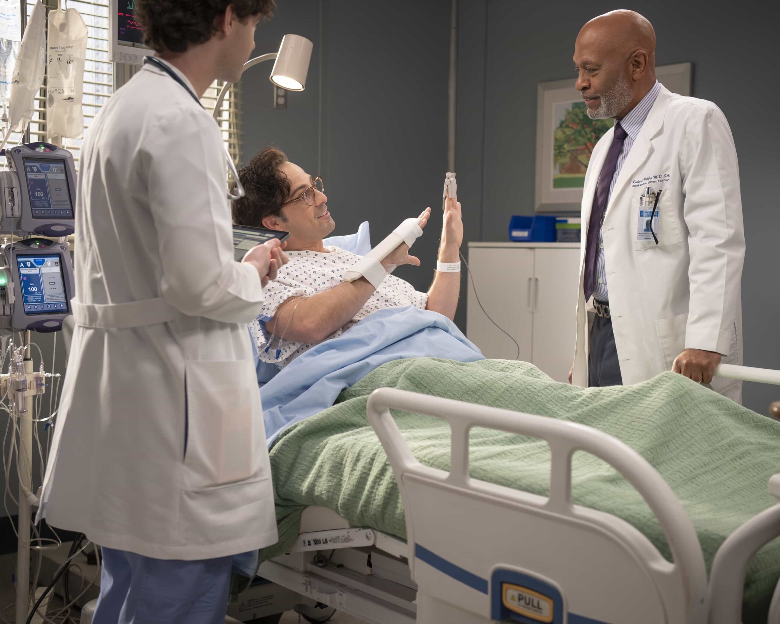 GREY’S ANATOMY Season 23 Episode 13 Still - “Love the Way You Lie” - Richard tackles a shocking case on his first day back, while Kavita and Jules prepare for a high-stakes presentation. Bailey must have a difficult conversation with a beloved patient, and Jo works to baby-proof the loft. THURSDAY, MARCH 12 (10:00-11:00 p.m. EDT) on ABC. (Disney/Anne Marie Fox) 
MATT BUSH, JAMES PICKENS JR.