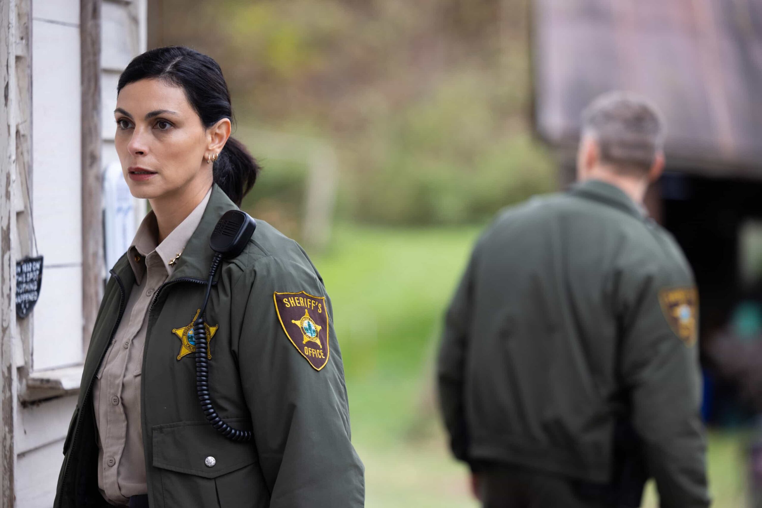"Plus One" -- Coverage of the CBS Original Series SHERIFF COUNTRY, scheduled to air on the CBS Television Network.  Pictured: Morena Baccarin as Sheriff Mickey Fox. Photo: Darren Goldstein/CBS ©2025 CBS Broadcasting, Inc. All Rights Reserved.