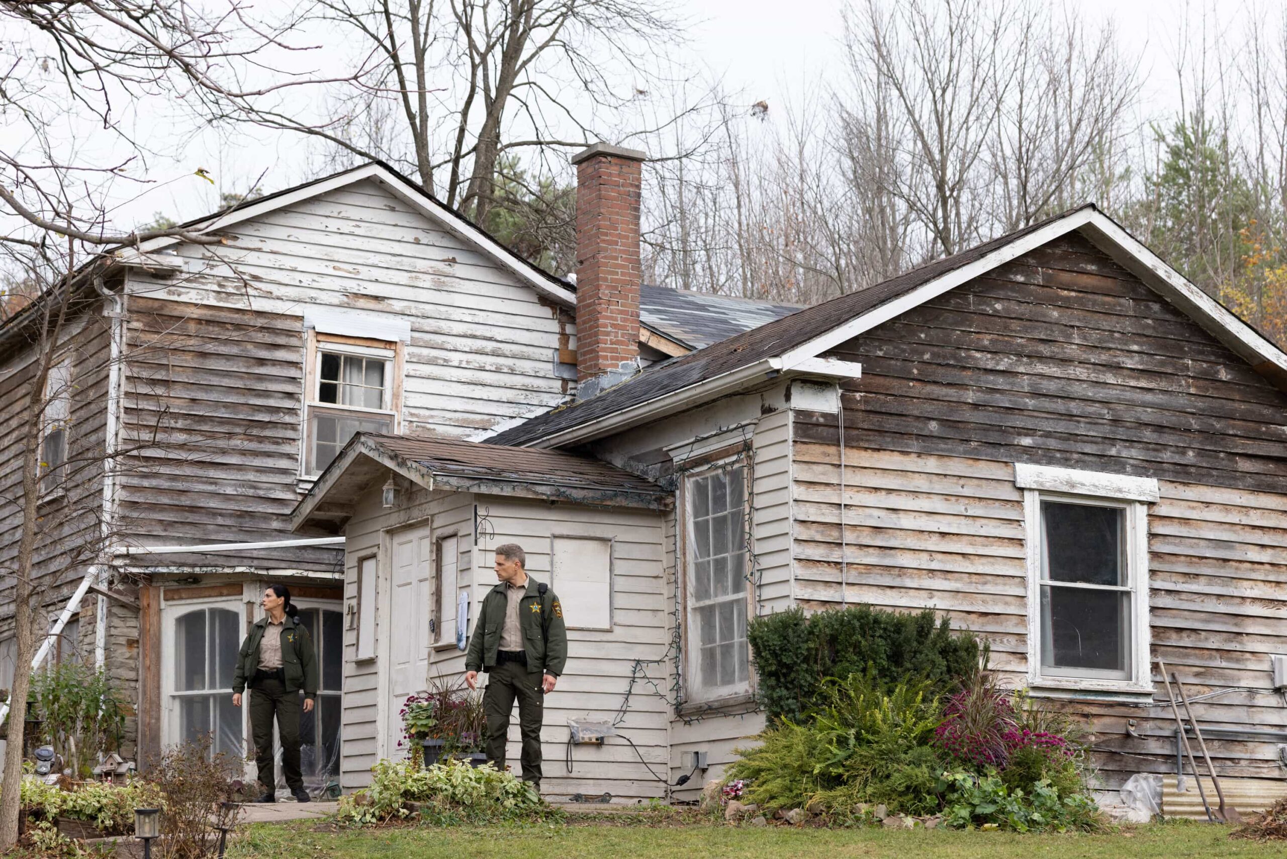 "Plus One" -- Coverage of the CBS Original Series SHERIFF COUNTRY, scheduled to air on the CBS Television Network.  Pictured: Morena Baccarin as Sheriff Mickey Fox and Matt Lauria as Boone. Photo: Darren Goldstein/CBS ©2025 CBS Broadcasting, Inc. All Rights Reserved.