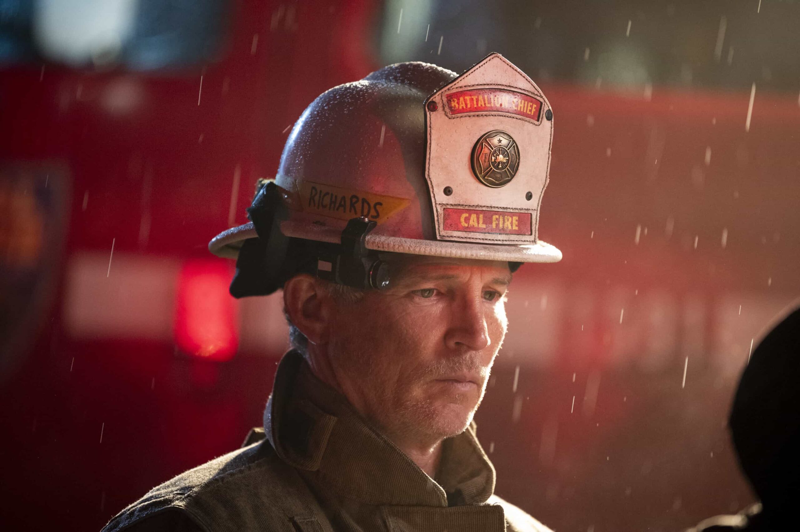 Fire Country Season 4 Episode 12 Picture “Life of a Firefighter” – As station 42 battles through a relentless shift, the unexpected return of Battalion Chief Brett Richards (Shawn Hatosy) throws the crew off balance and forces Manny to confront his growing self-doubt, on FIRE COUNTRY, Friday, March 13 (9:00-10:00 PM, ET/PT).  Pictured: Shawn Hatosy as Chief Brett Richards. Photo: Sergei Bachlakov/CBS ©2025 CBS Broadcasting, Inc. All Rights Reserved.